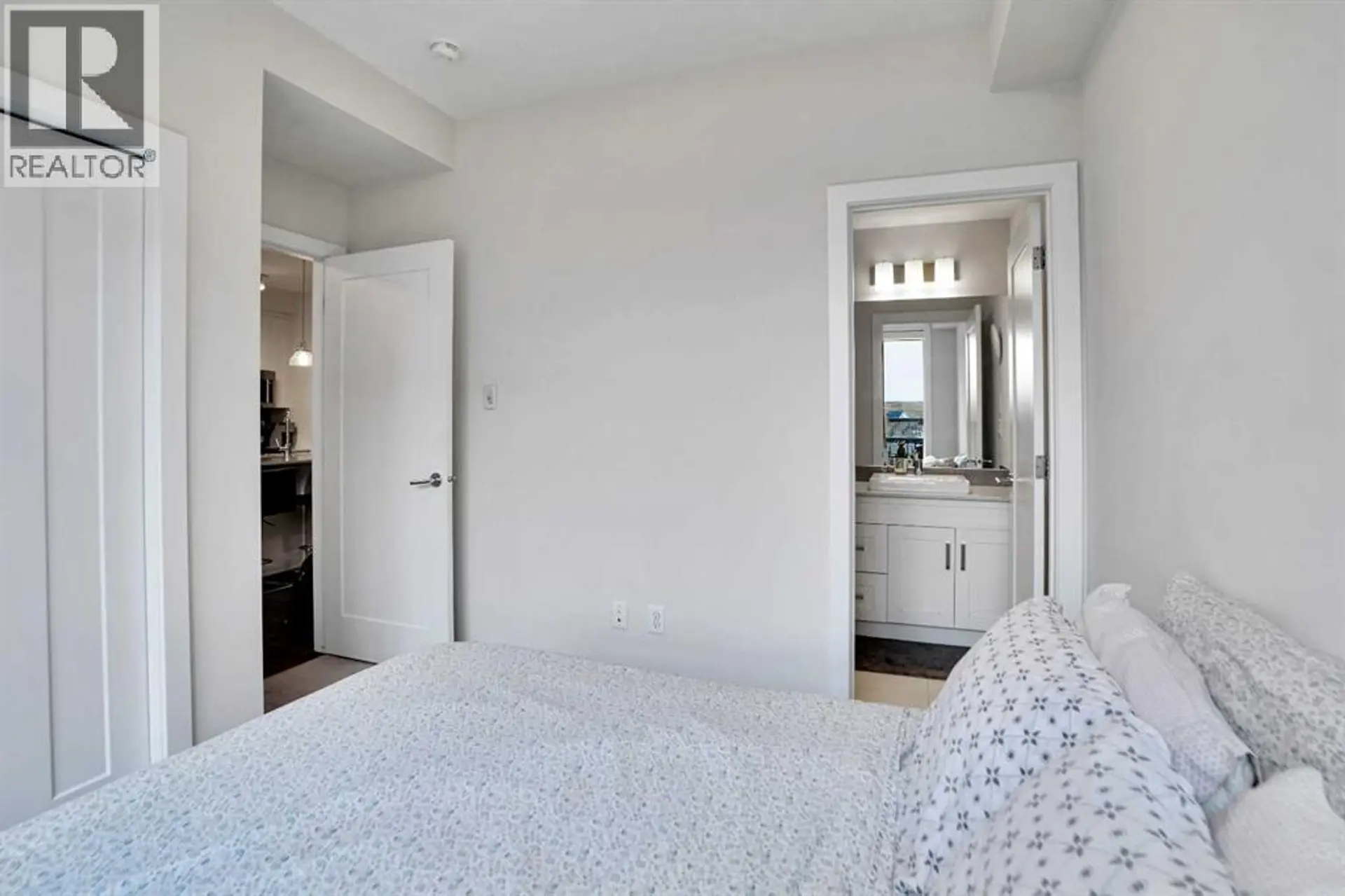 #111 30 Walgrove Walk SE - Image 14