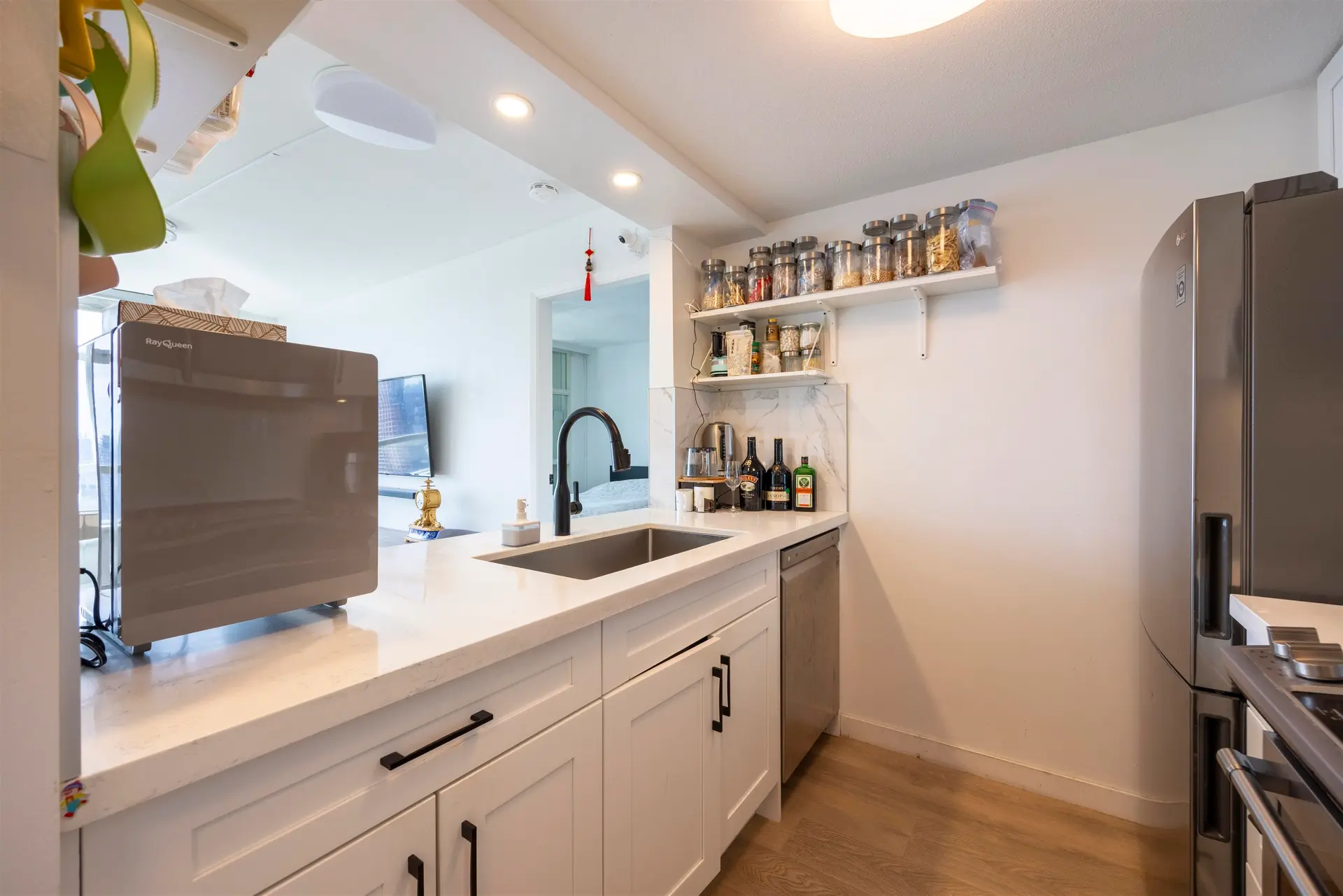 #2508 438 Seymour Street - Image 6