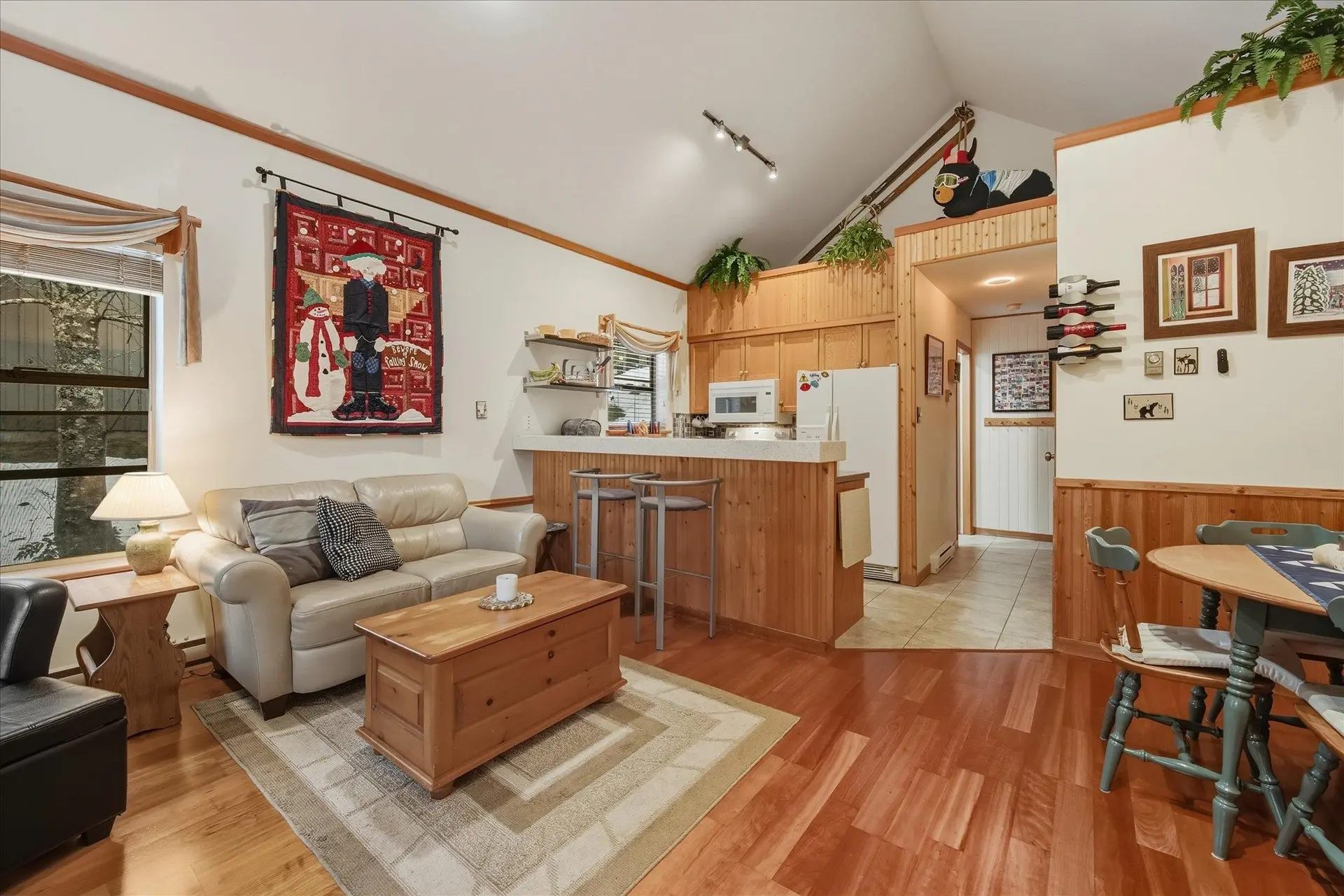 #202 3050 Hillcrest Drive - Image 4