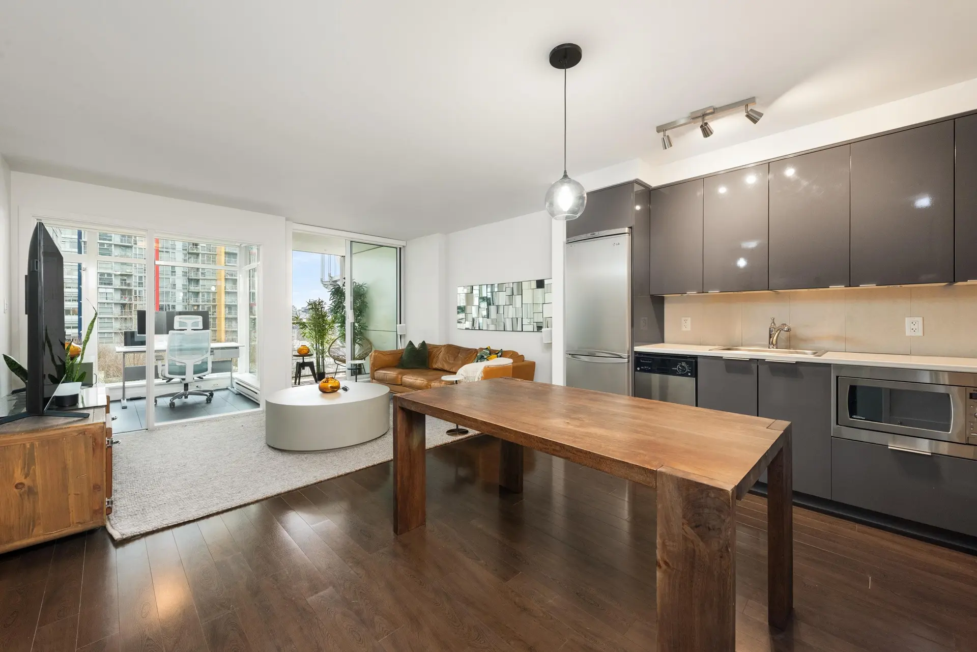 Property at #717 161 W Georgia Street, Vancouver, BC