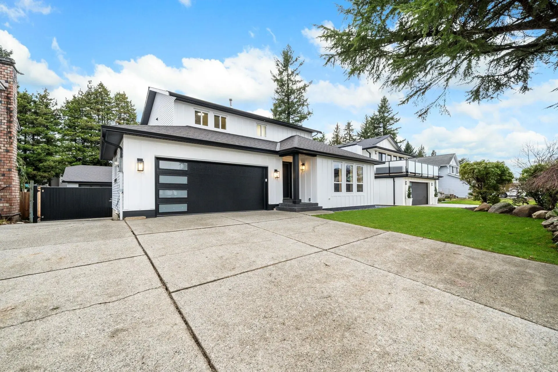Property at 2451 Grosvenor Place, Abbotsford, BC