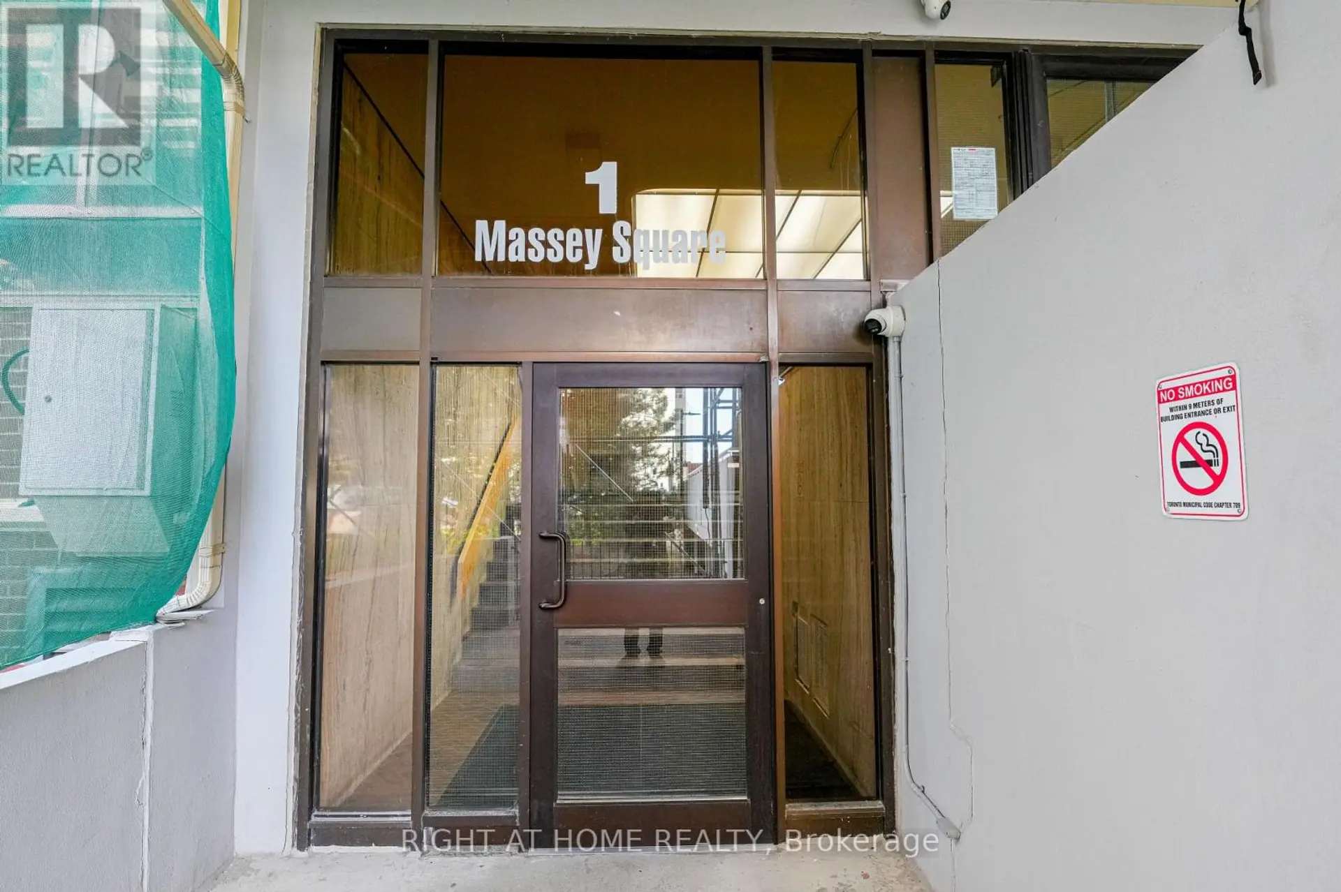 #2203 1 MASSEY SQUARE - Image 19
