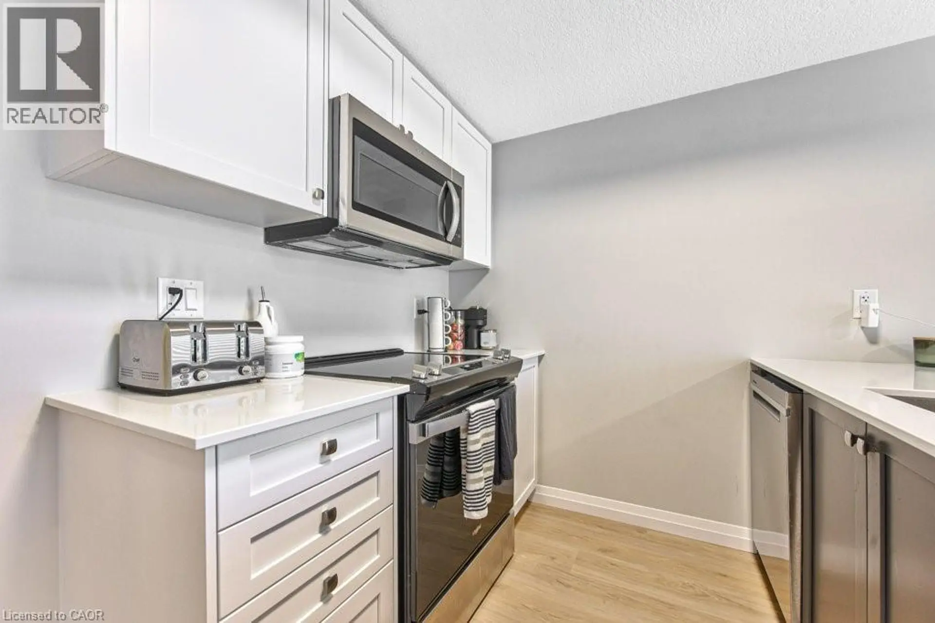 #B11 410 NORTHFIELD Drive - Image 9