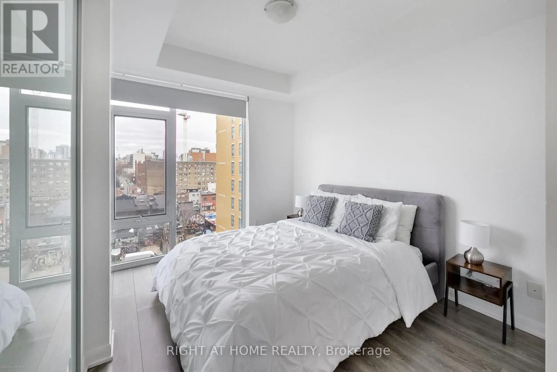 #711 435 RICHMOND STREET W - Image 9