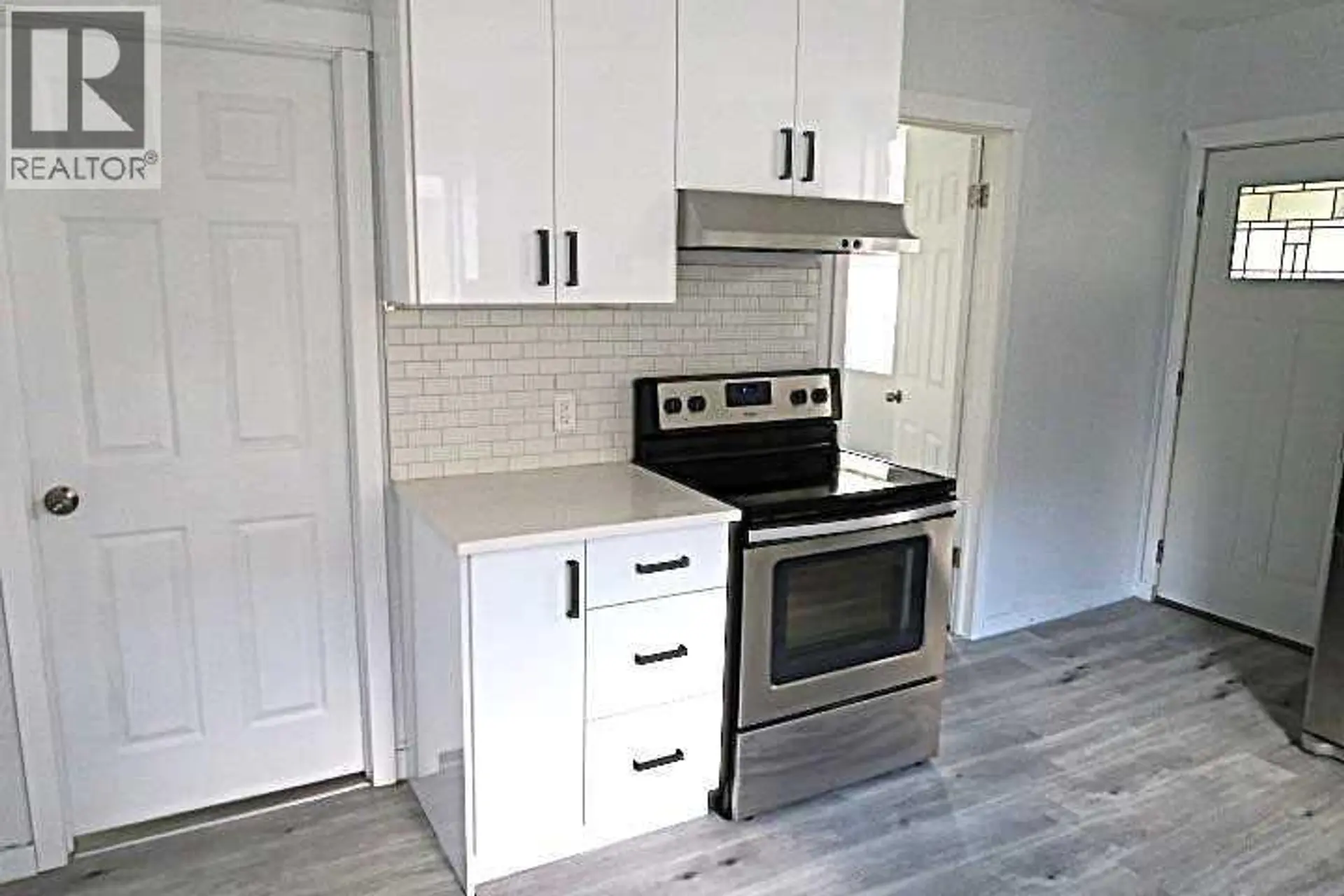 4617 46 Street - Image 2
