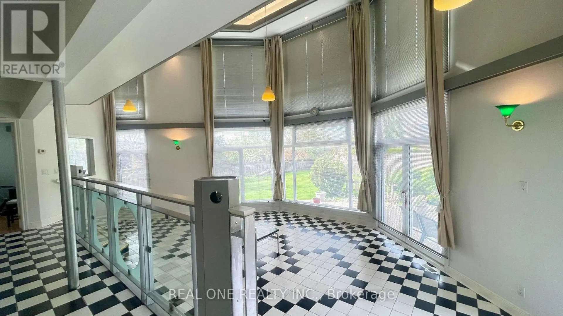 71 STOCK AVENUE - Image 3