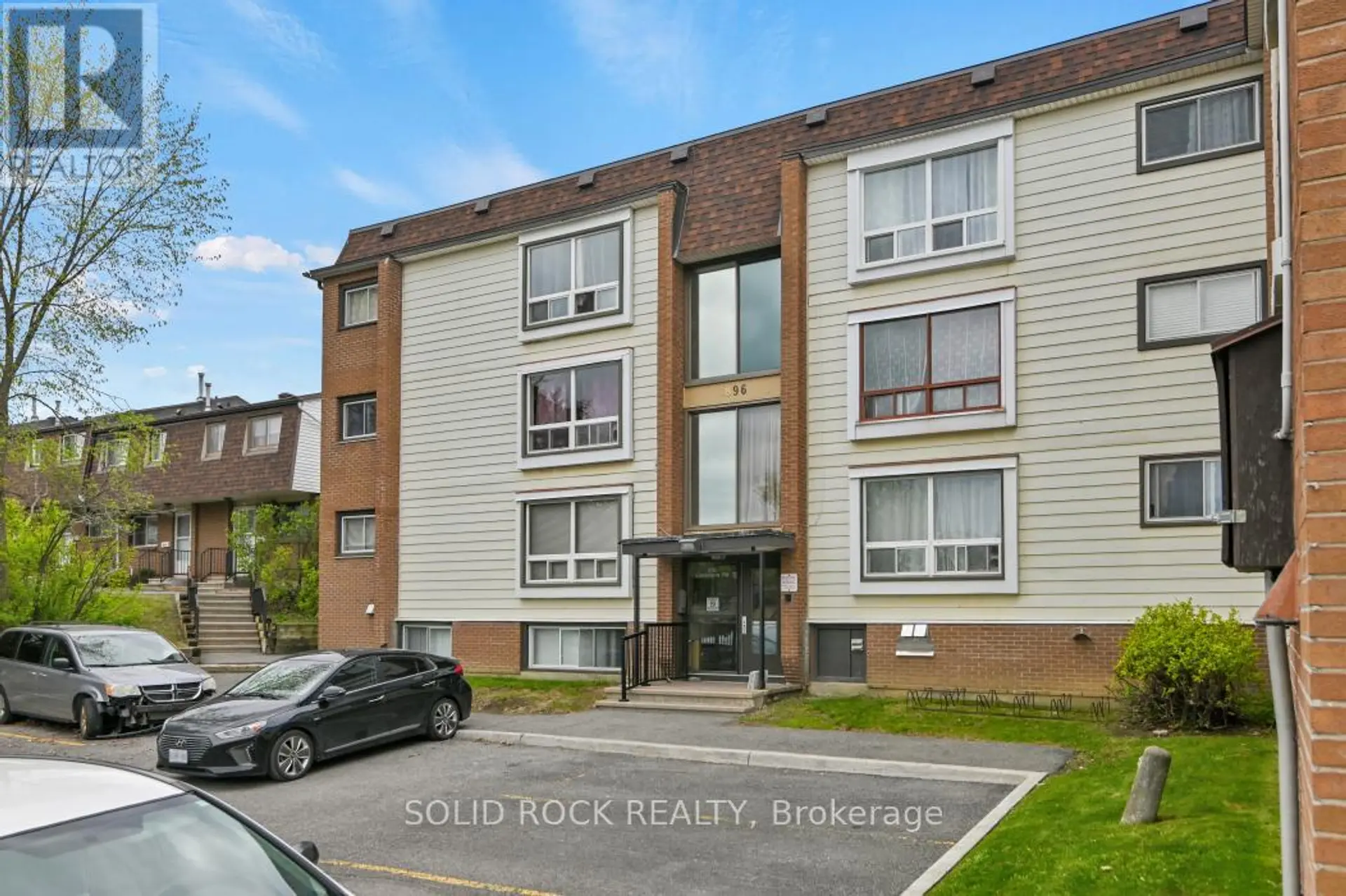 #7 896 ELMSMERE DRIVE - Image 1