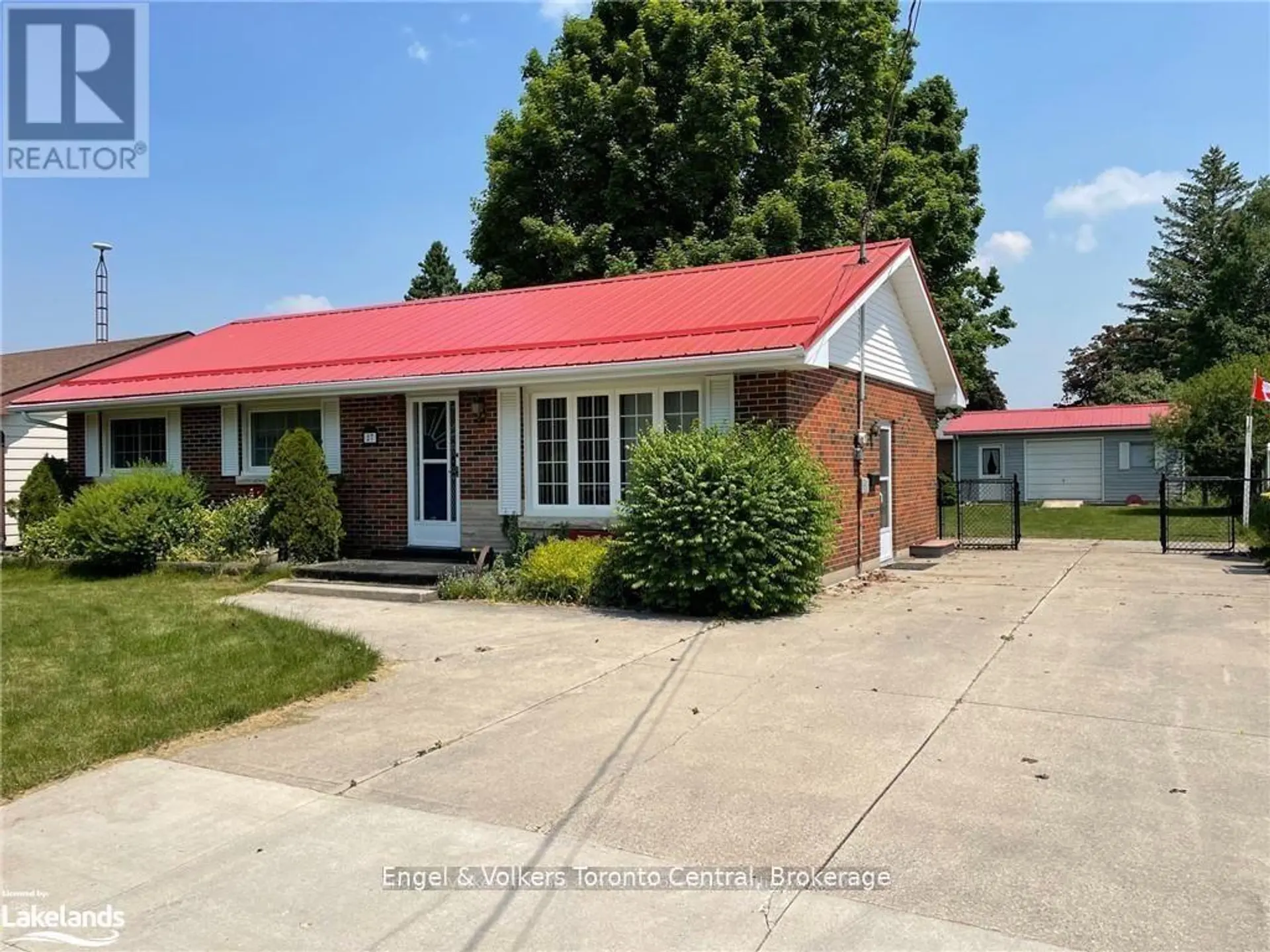 27 HERBERT AVENUE - Image 1