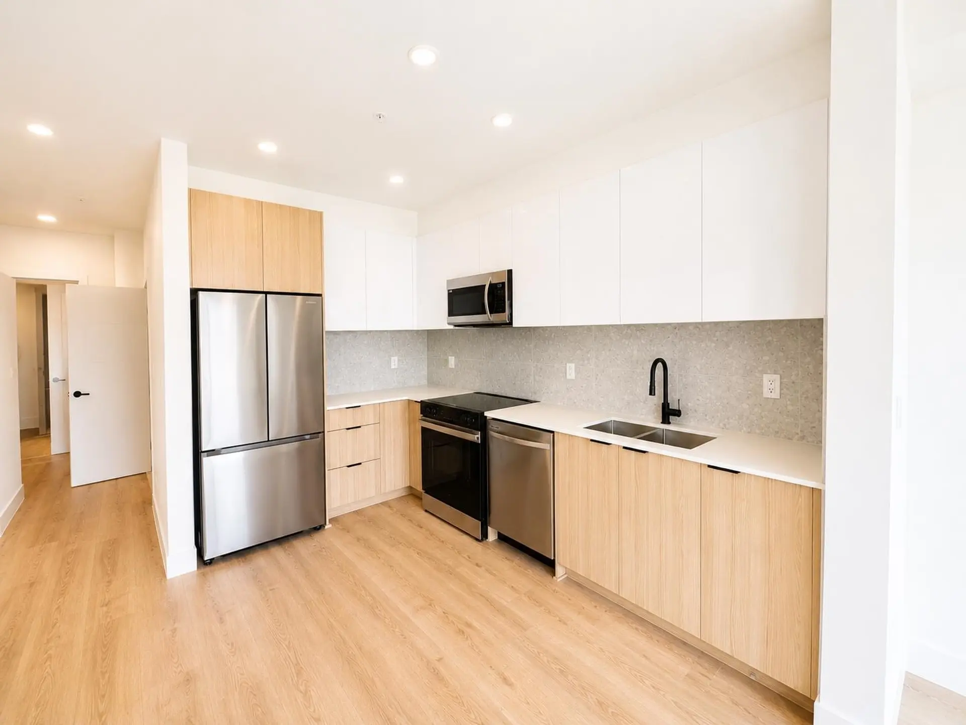 #437 20769 Fraser Highway - Image 3