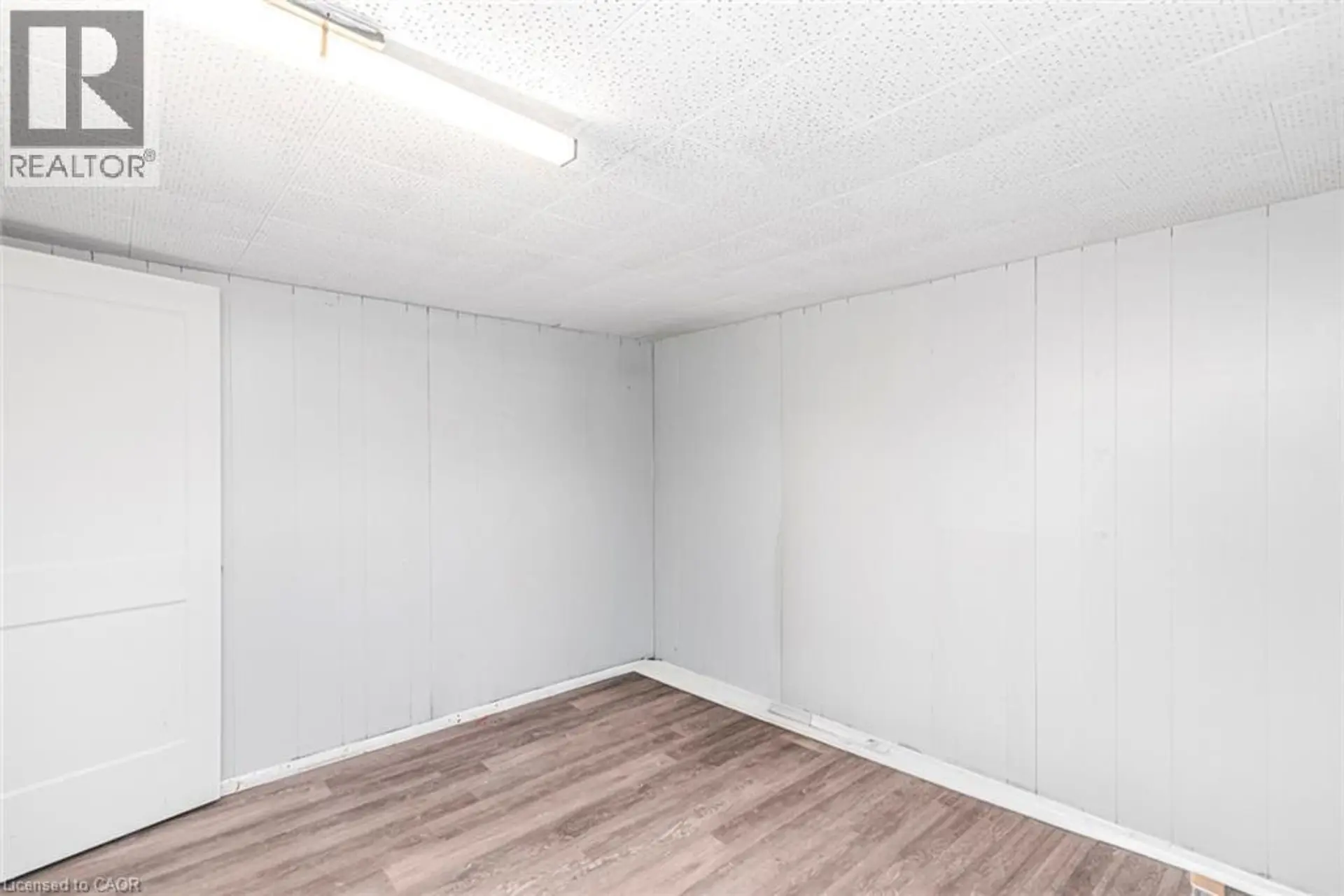 112 NASH Road S - Image 13