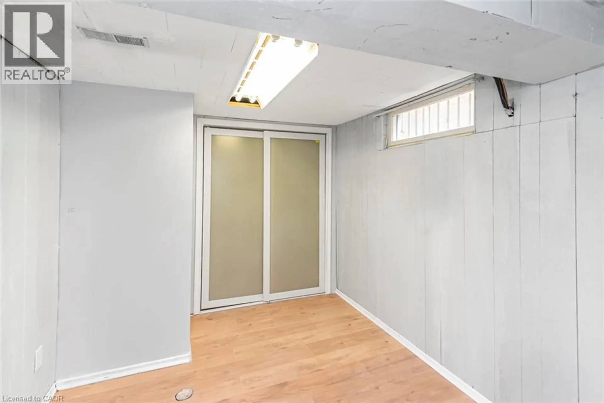 112 NASH Road S - Image 6