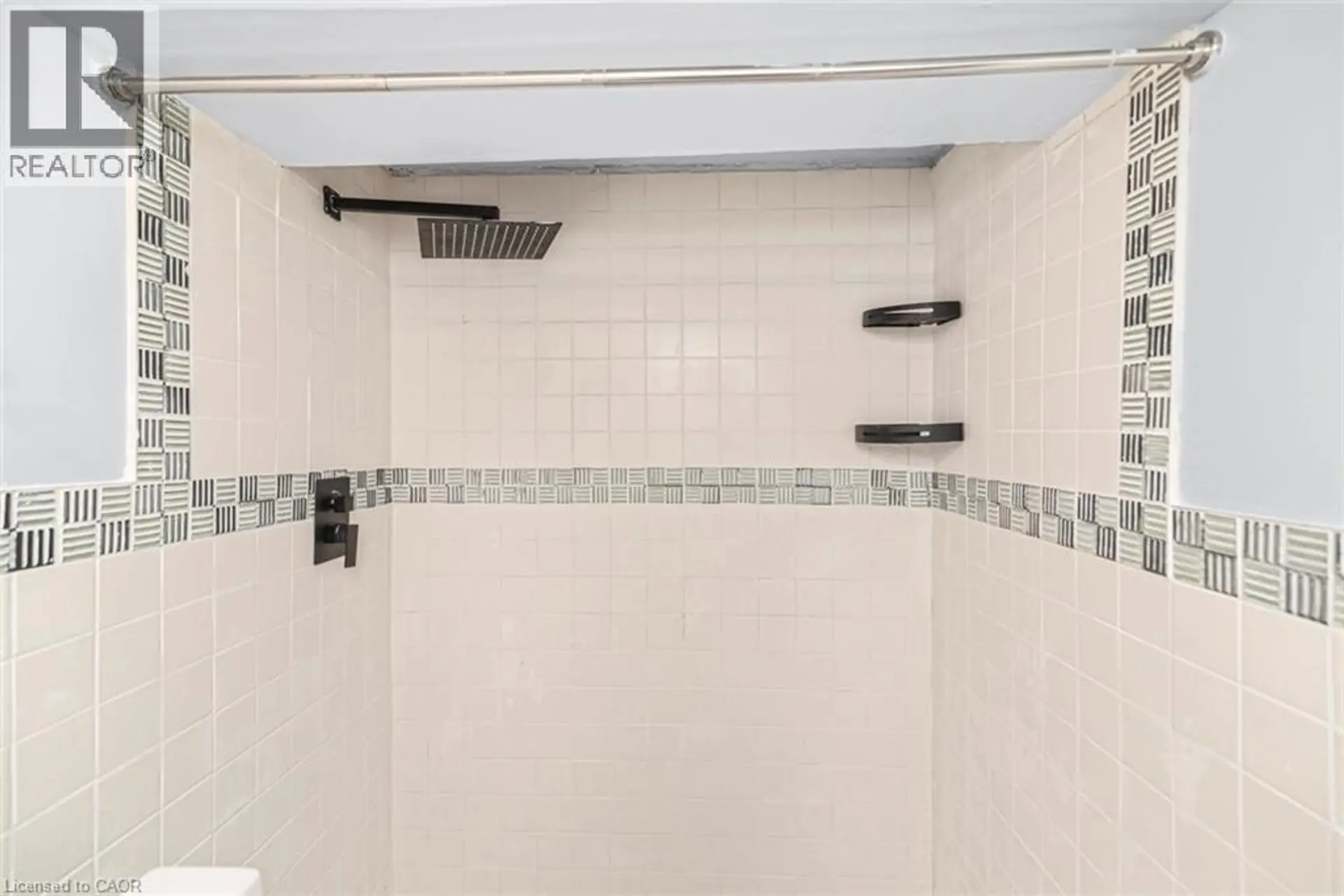 112 NASH Road S - Image 8