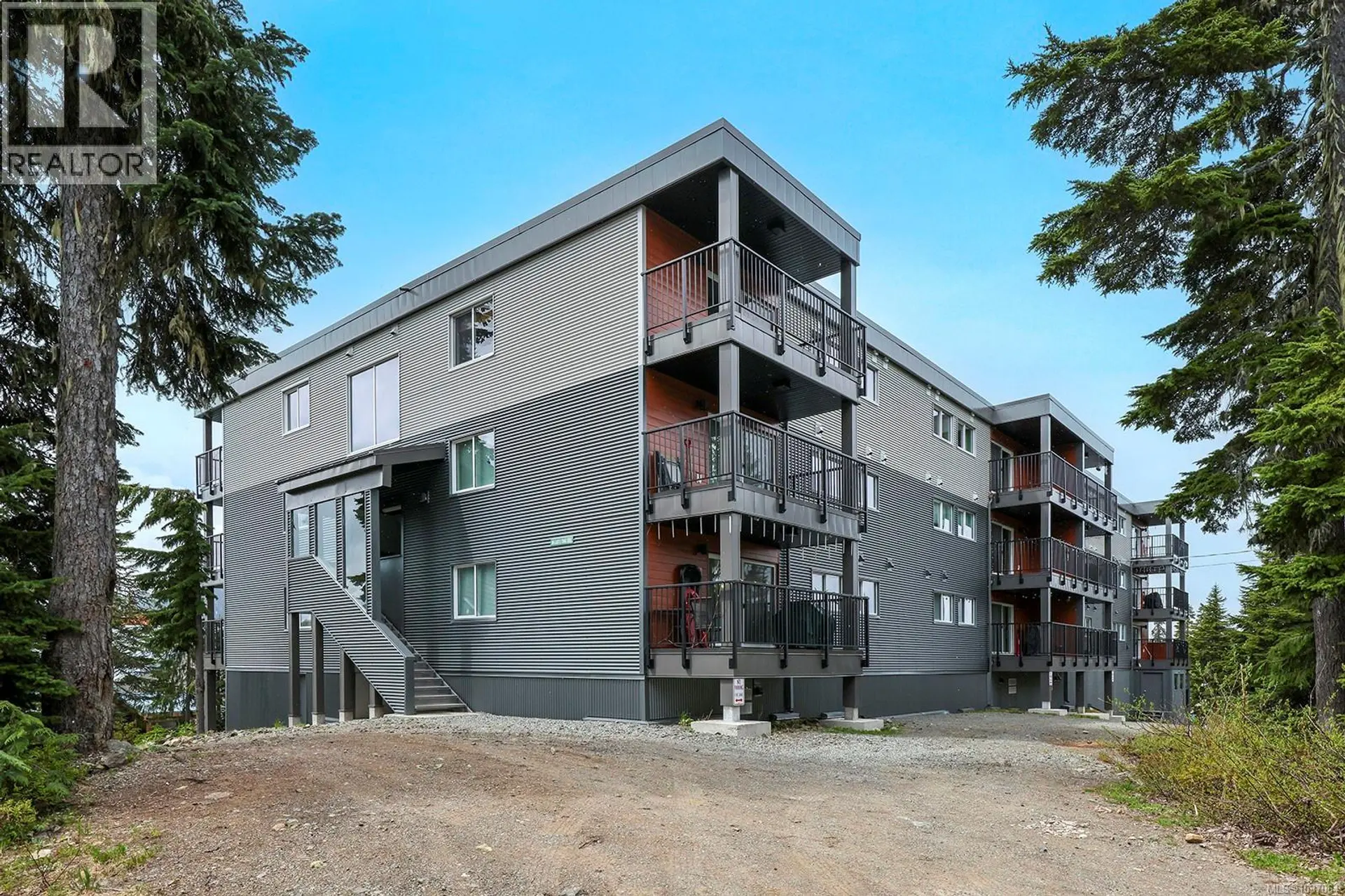 Property at #303 695 Castle Crag Cres, Courtenay, BC