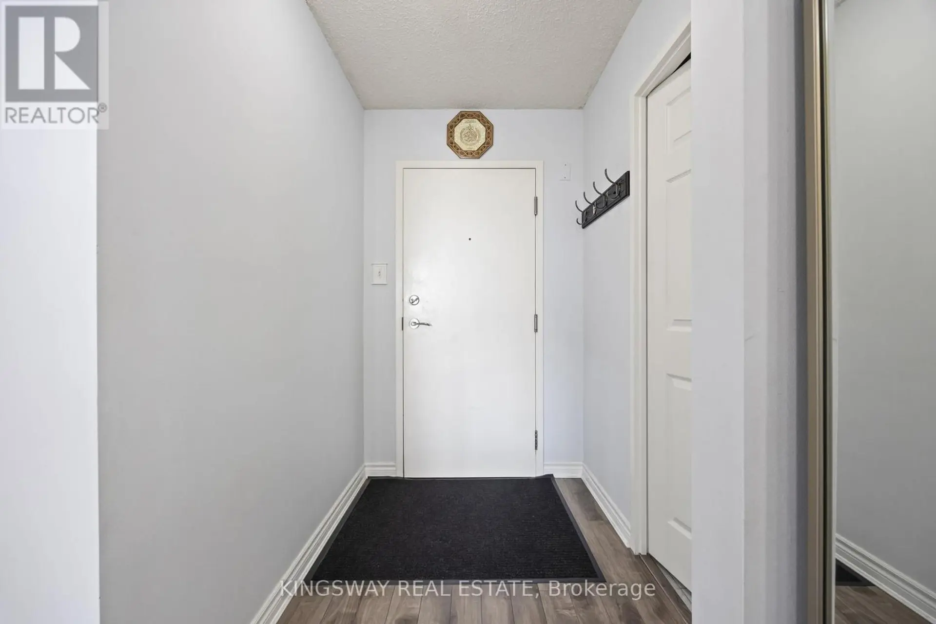 #507 12 LAURELCREST STREET - Image 4
