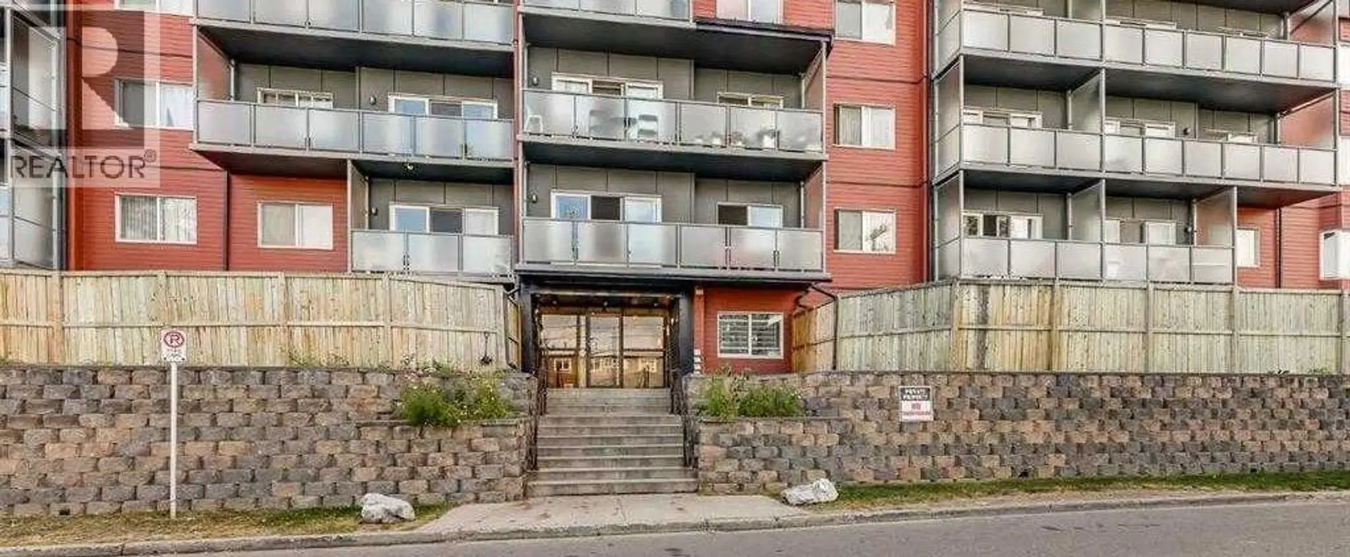 #104 335 Garry Crescent NE - Image 15