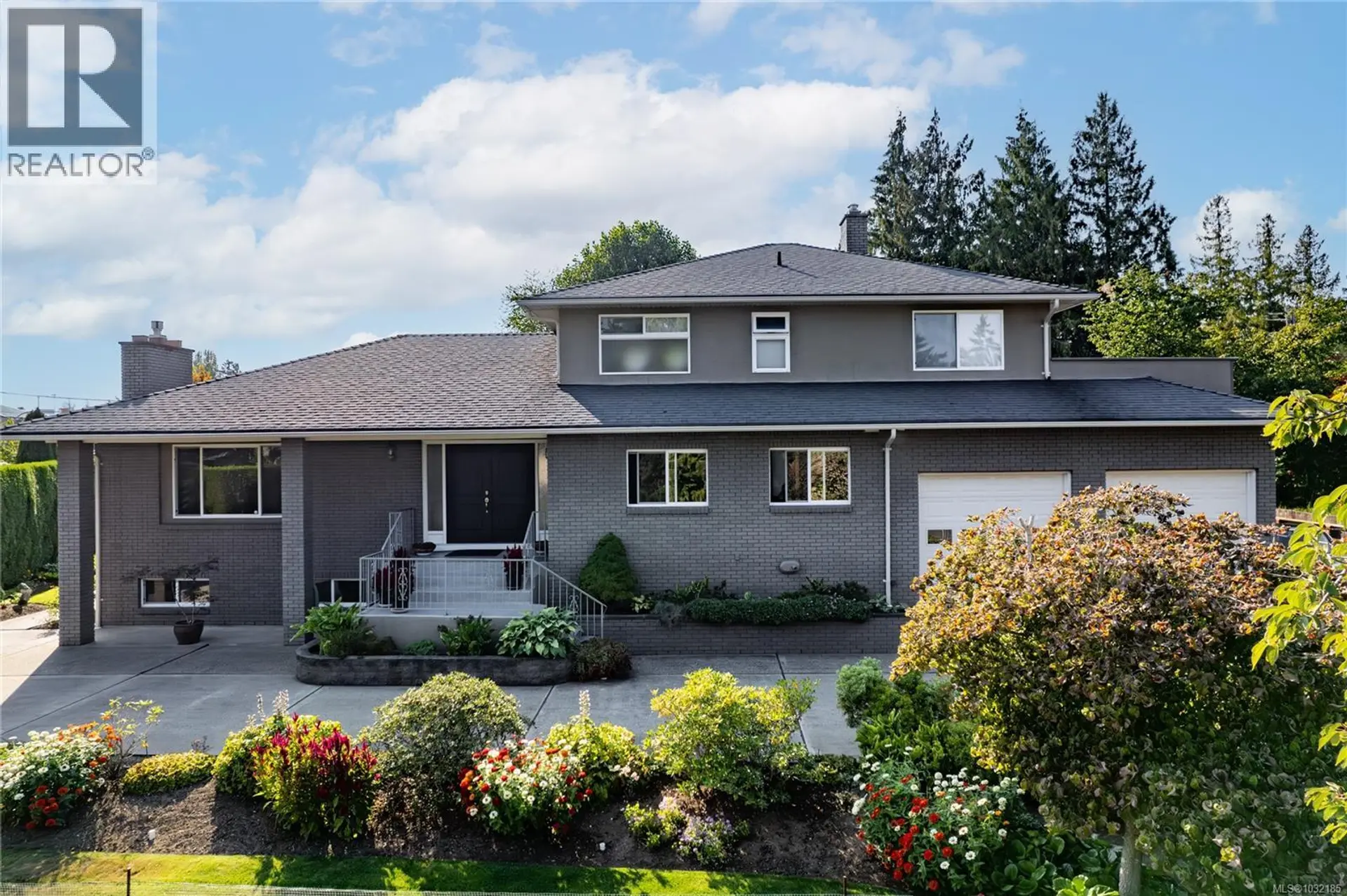 Property at 823 Glenhale Cres, Parksville, BC