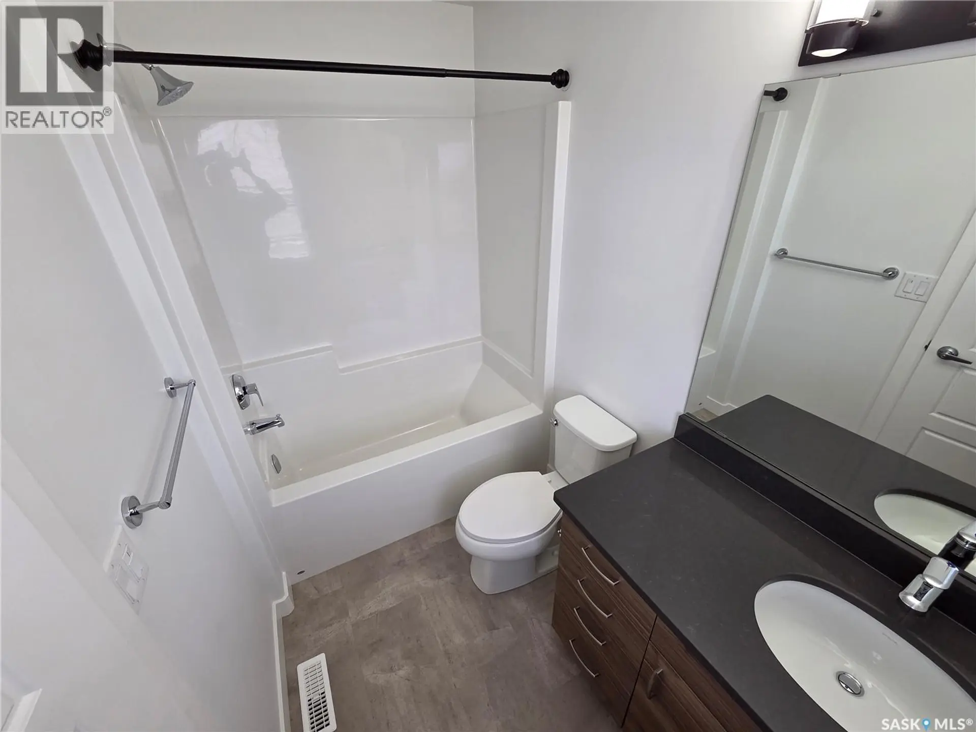 #324 McOrmond DRIVE - Image 12