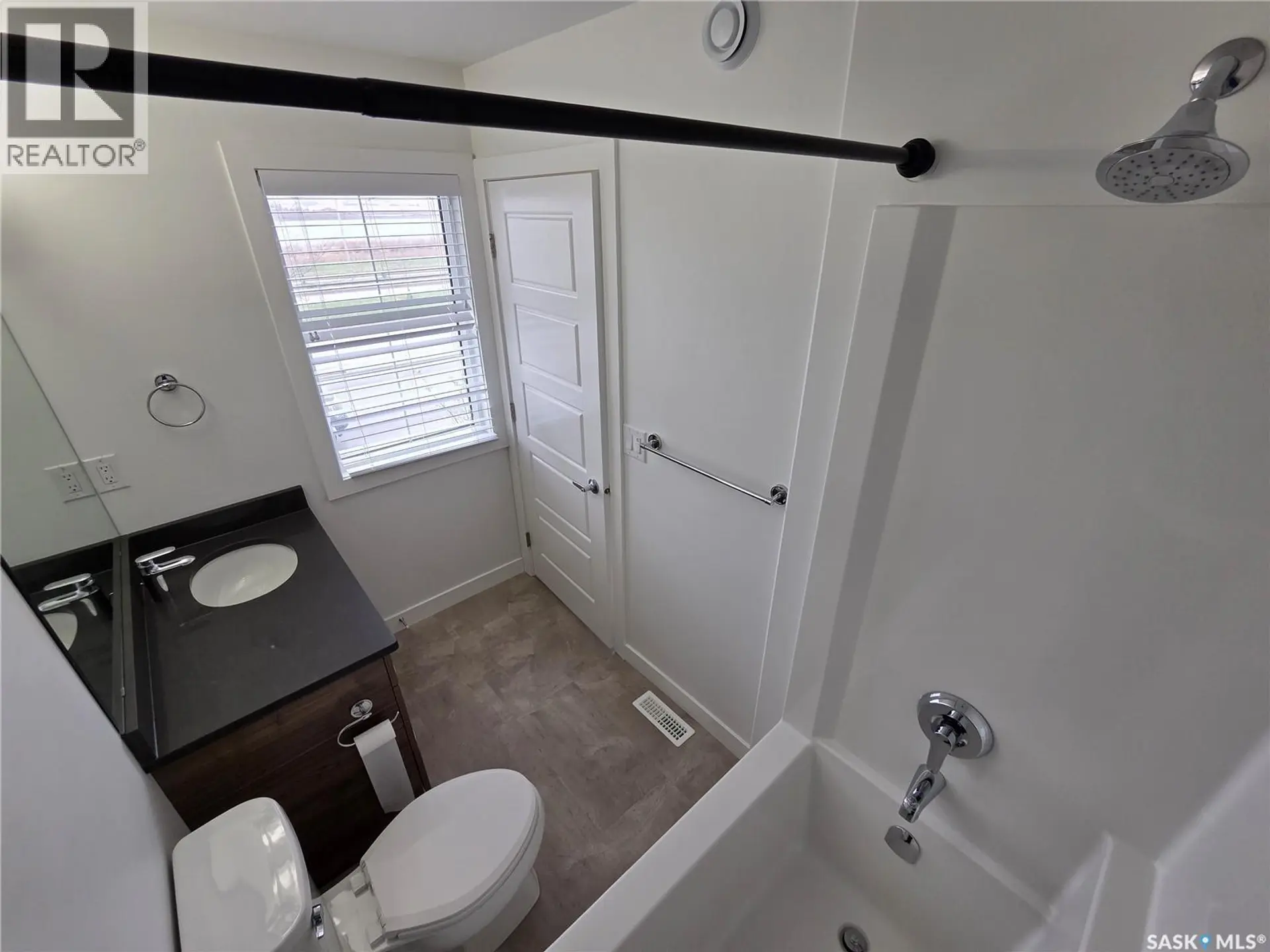 #324 McOrmond DRIVE - Image 11