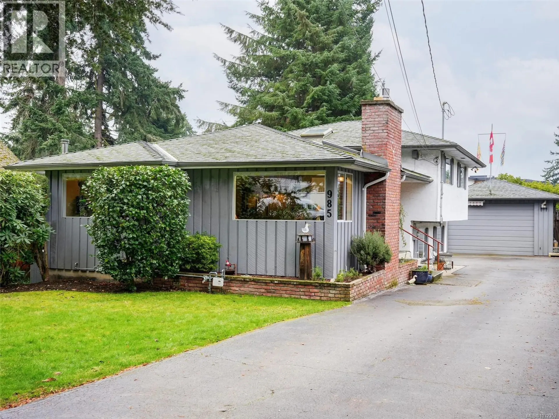 Property at 985 Sutcliffe Rd, Saanich, BC