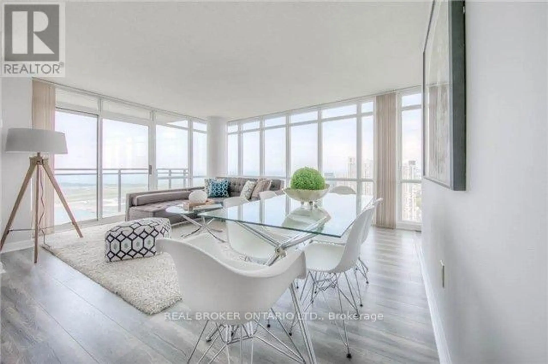 #4512 15 FORT YORK BOULEVARD - Image 3