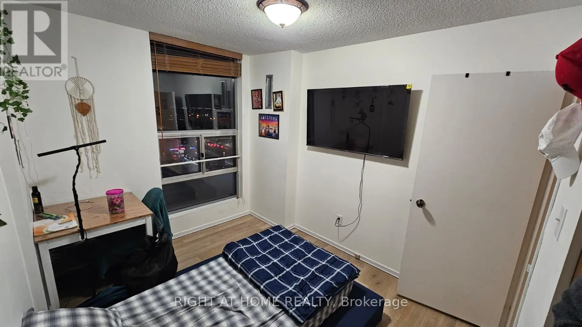 #1912 25 KENSINGTON ROAD - Image 11