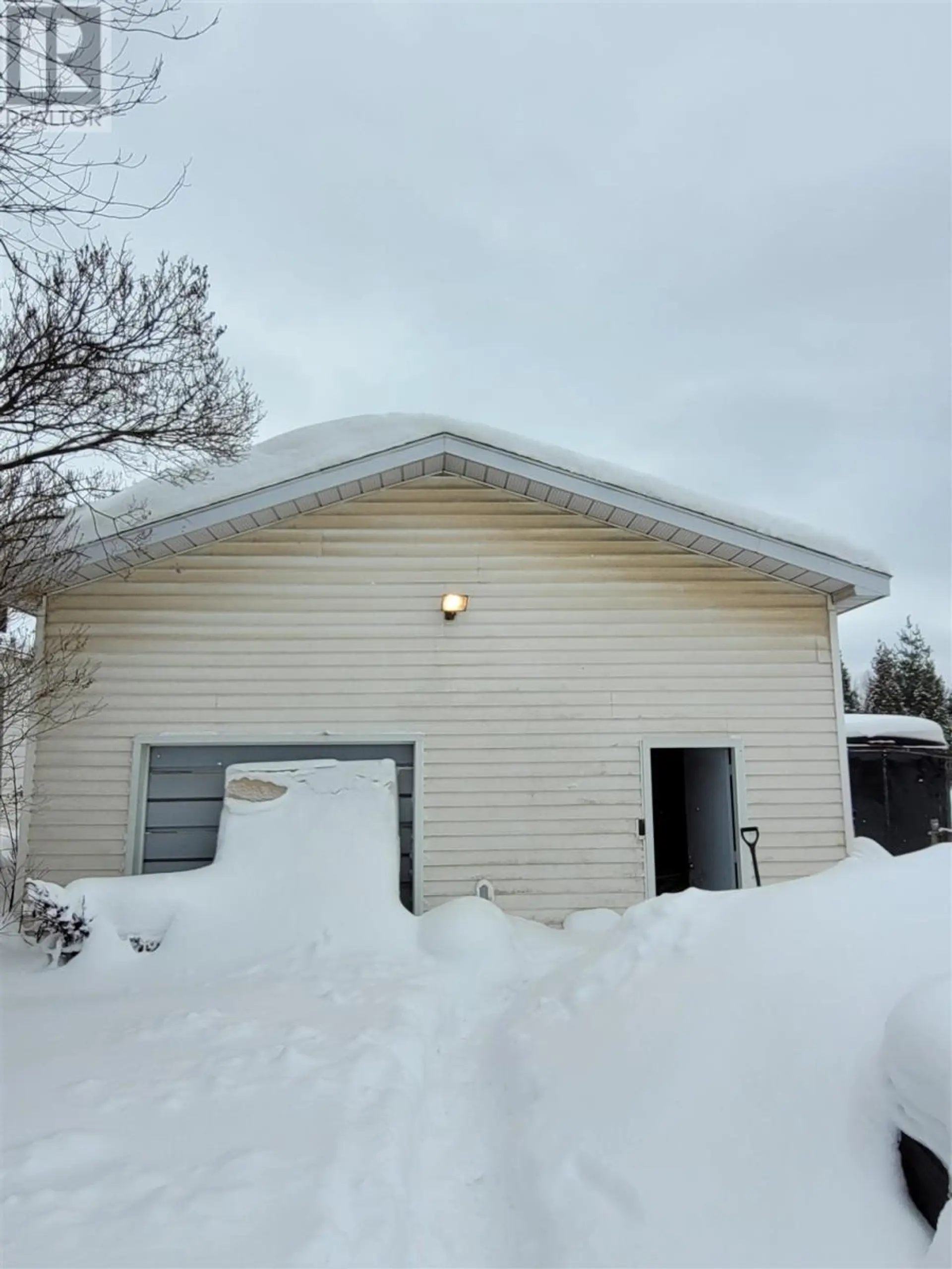 637 Queen ST W - Image 3