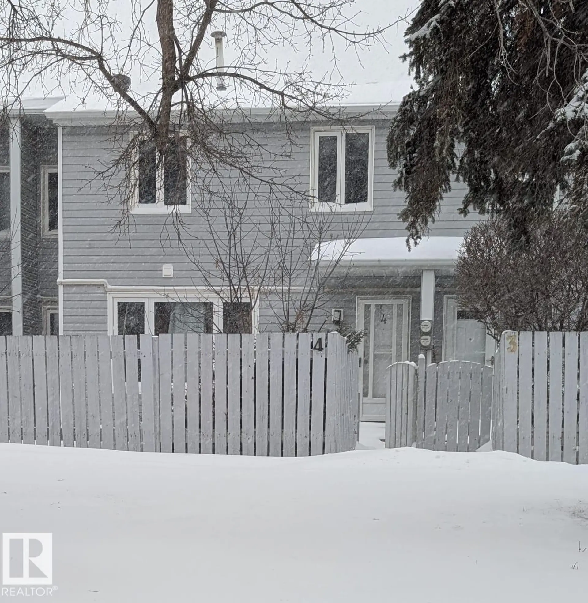 Property at 4 AMBERLY CT NW, Edmonton, AB