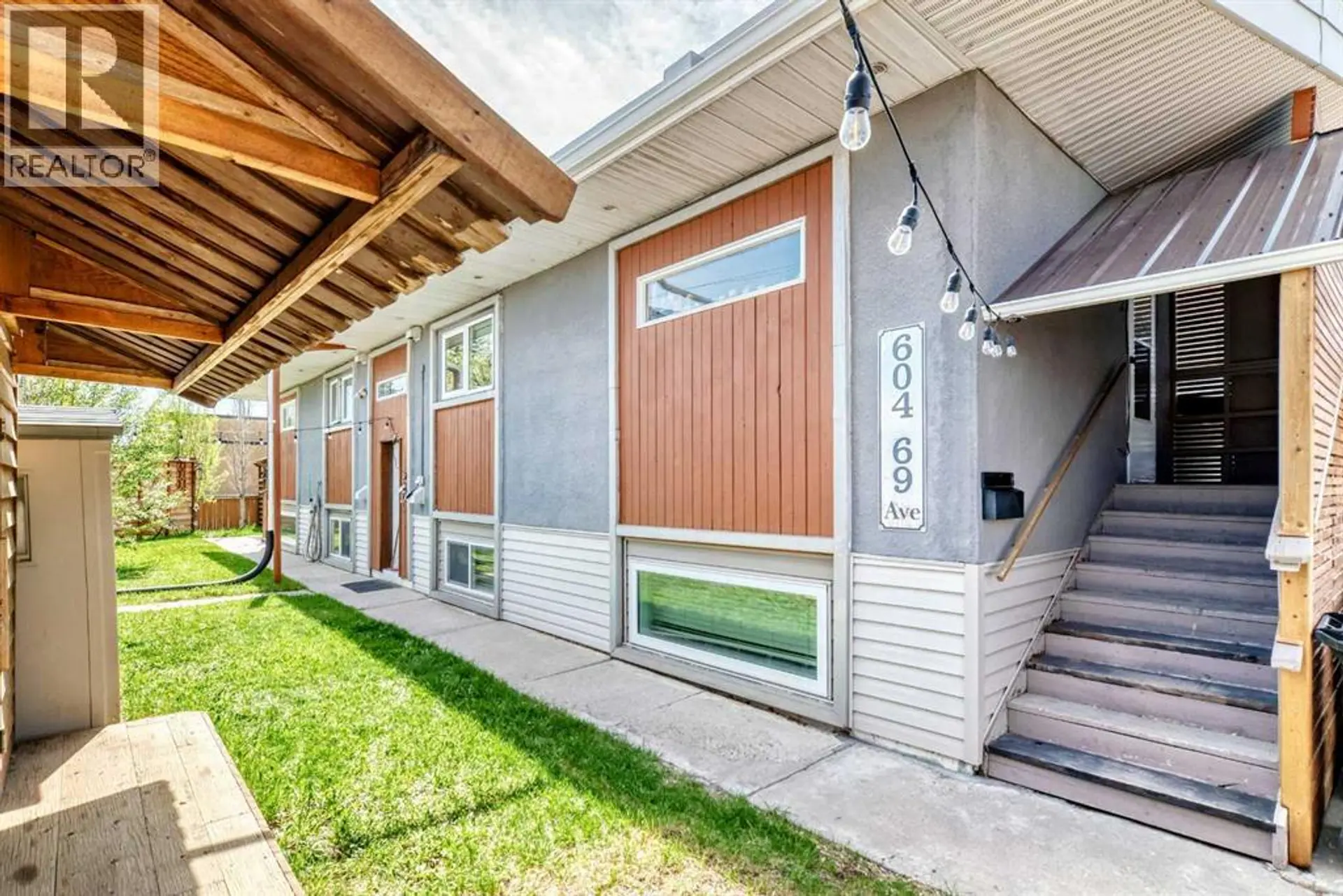 Property at 604 69 Avenue SW, Calgary, AB