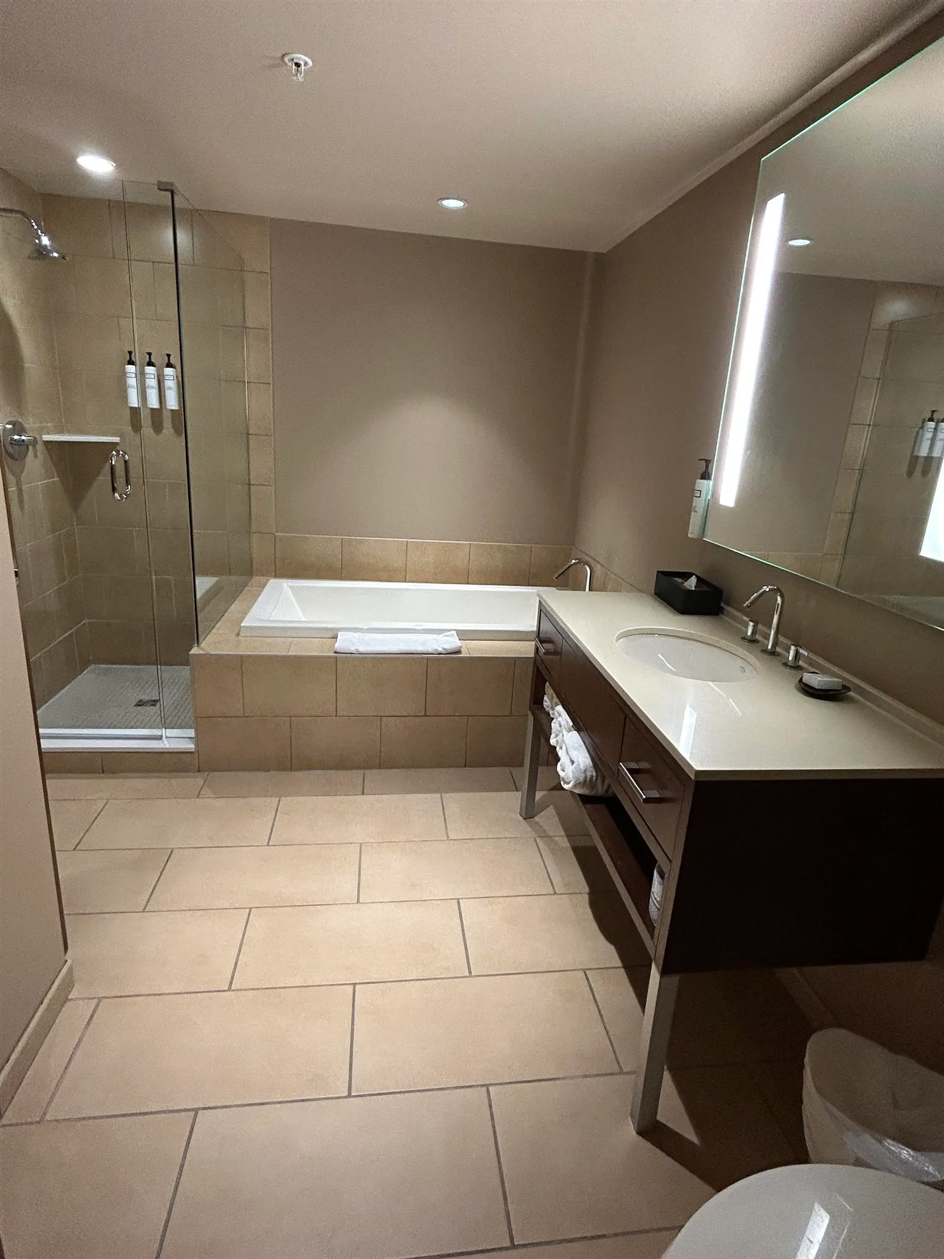 #213B 2020 London Lane - Image 8