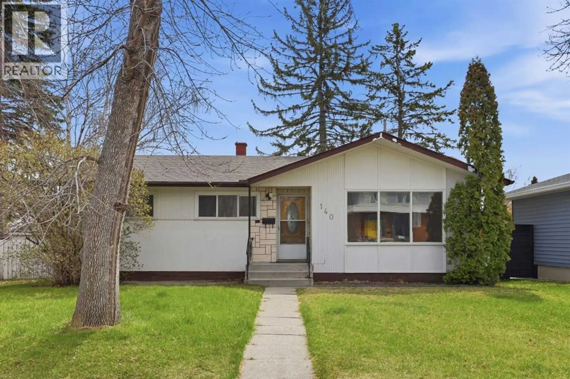 Property at 140 Fyffe Road SE, Calgary, AB