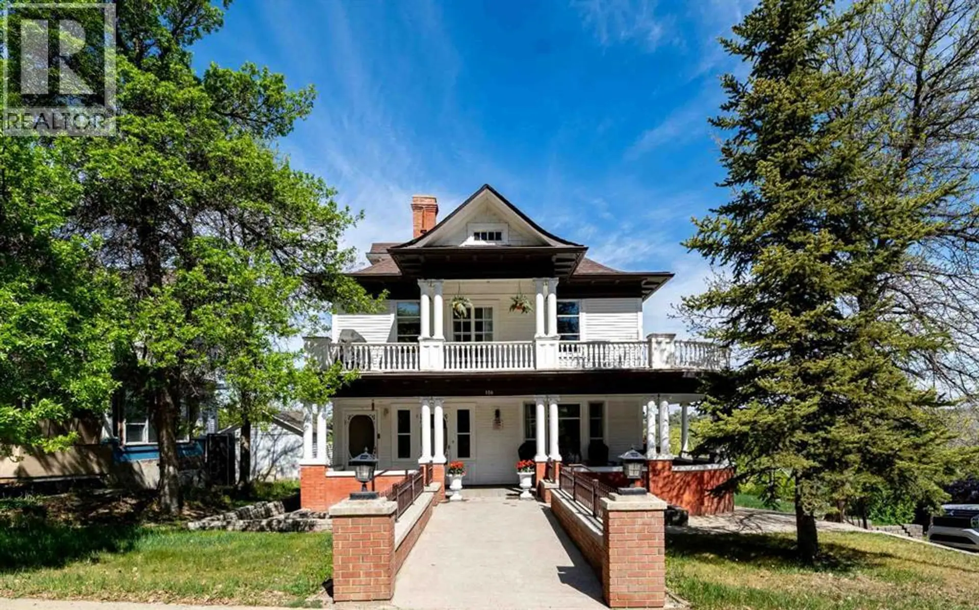 Property at 106 3 Street SE, Medicine Hat, AB