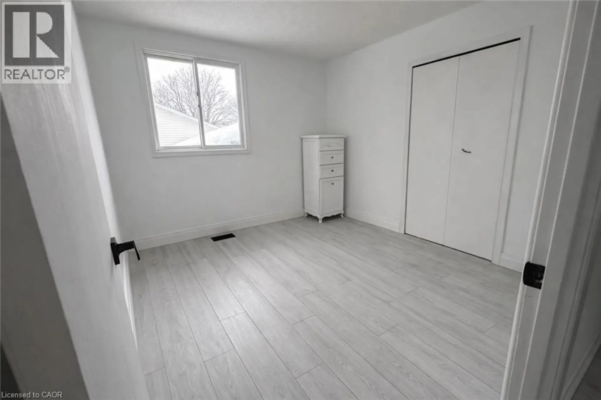 84 ELGAR Avenue - Image 7