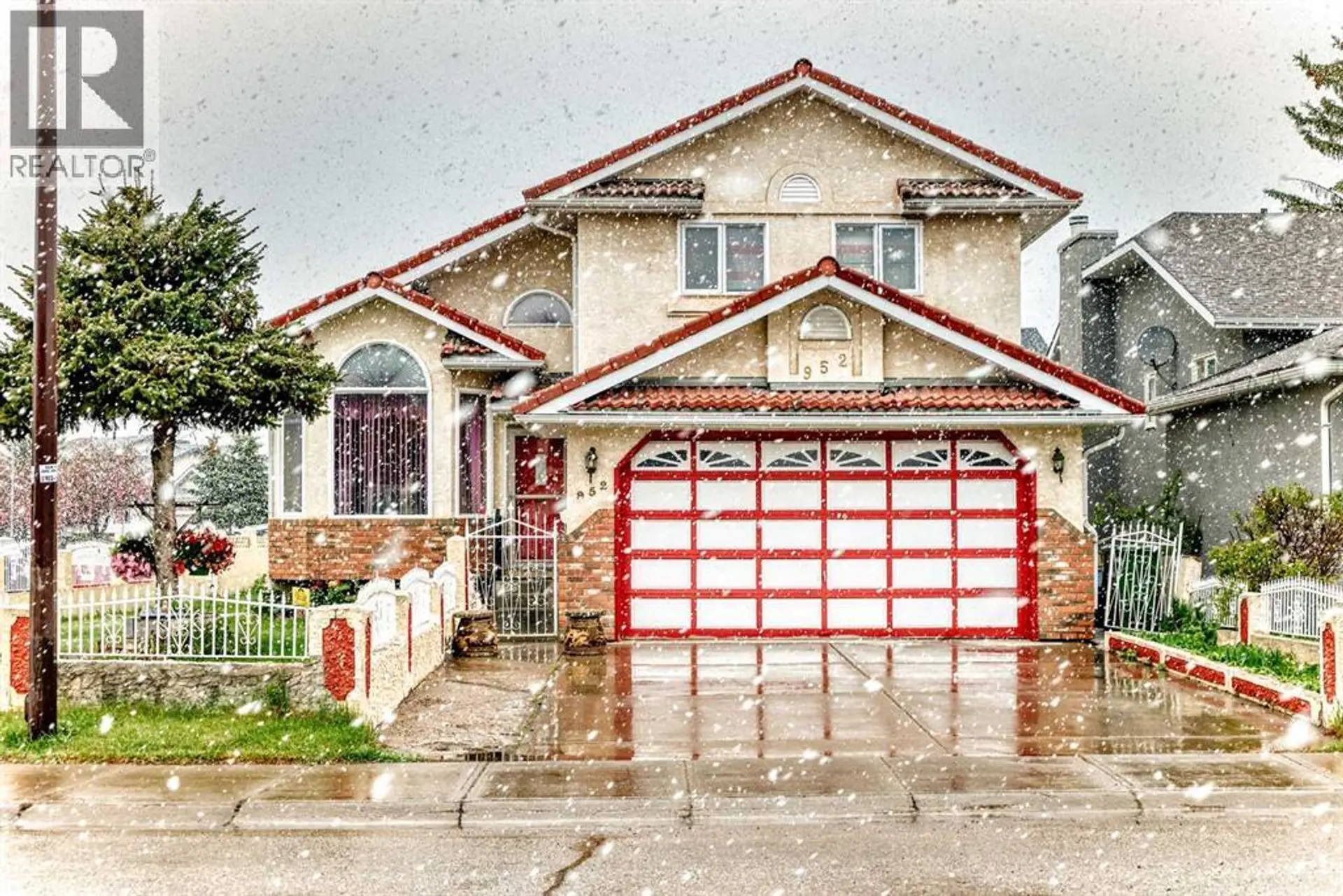 Property at 952 Applewood Drive SE, Calgary, AB