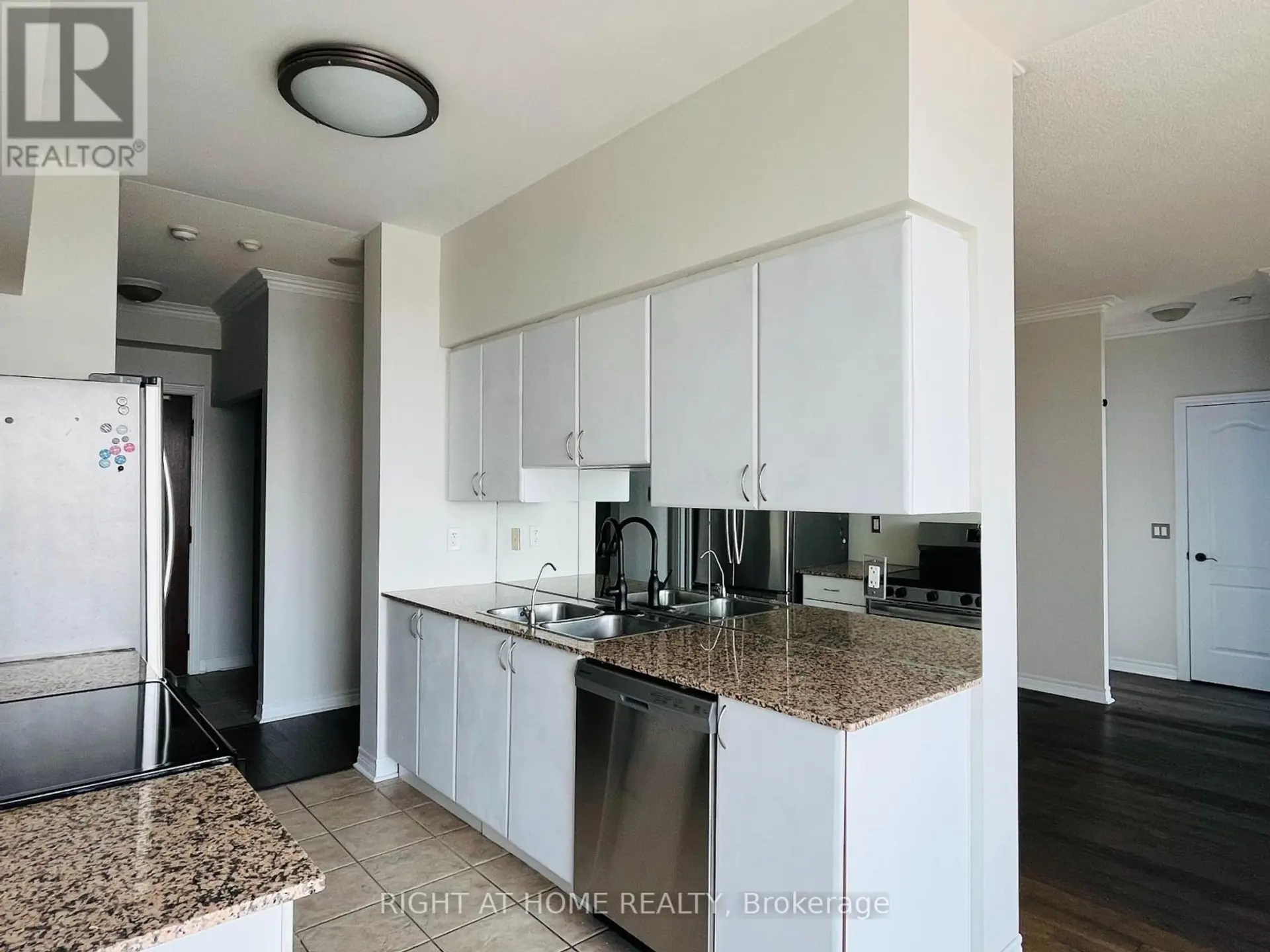 #LPH209 15 NORTH PARK ROAD - Image 7