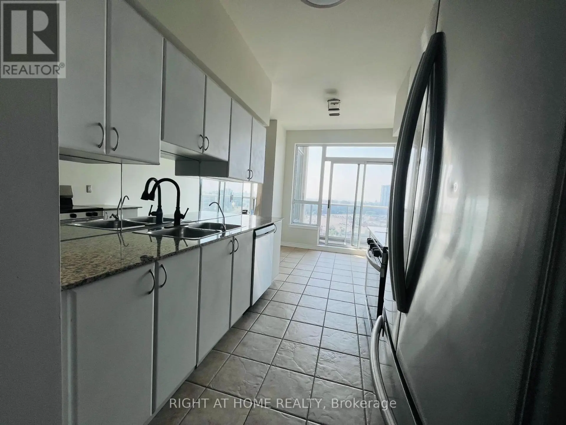 #LPH209 15 NORTH PARK ROAD - Image 8