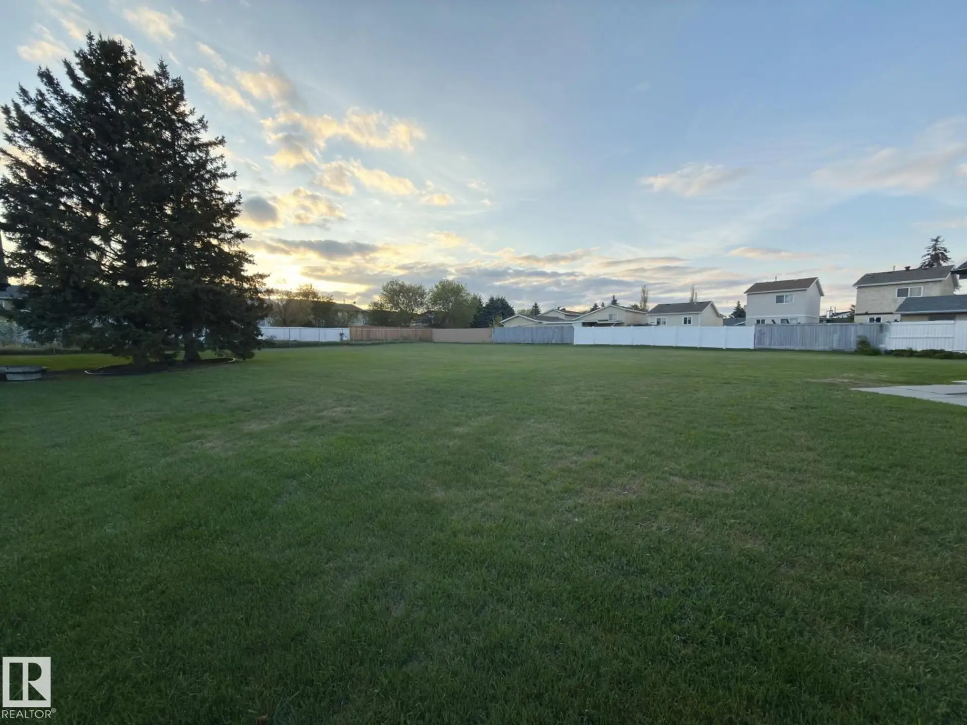 #14 18010 98 AV NW - Image 19