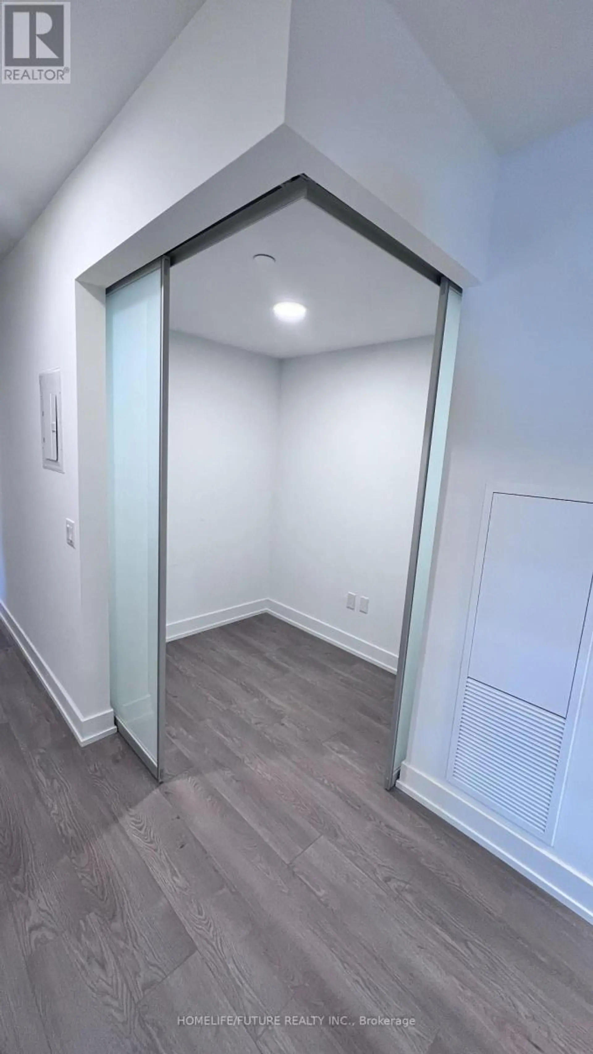 #826 8 CEDARLAND DRIVE - Image 3