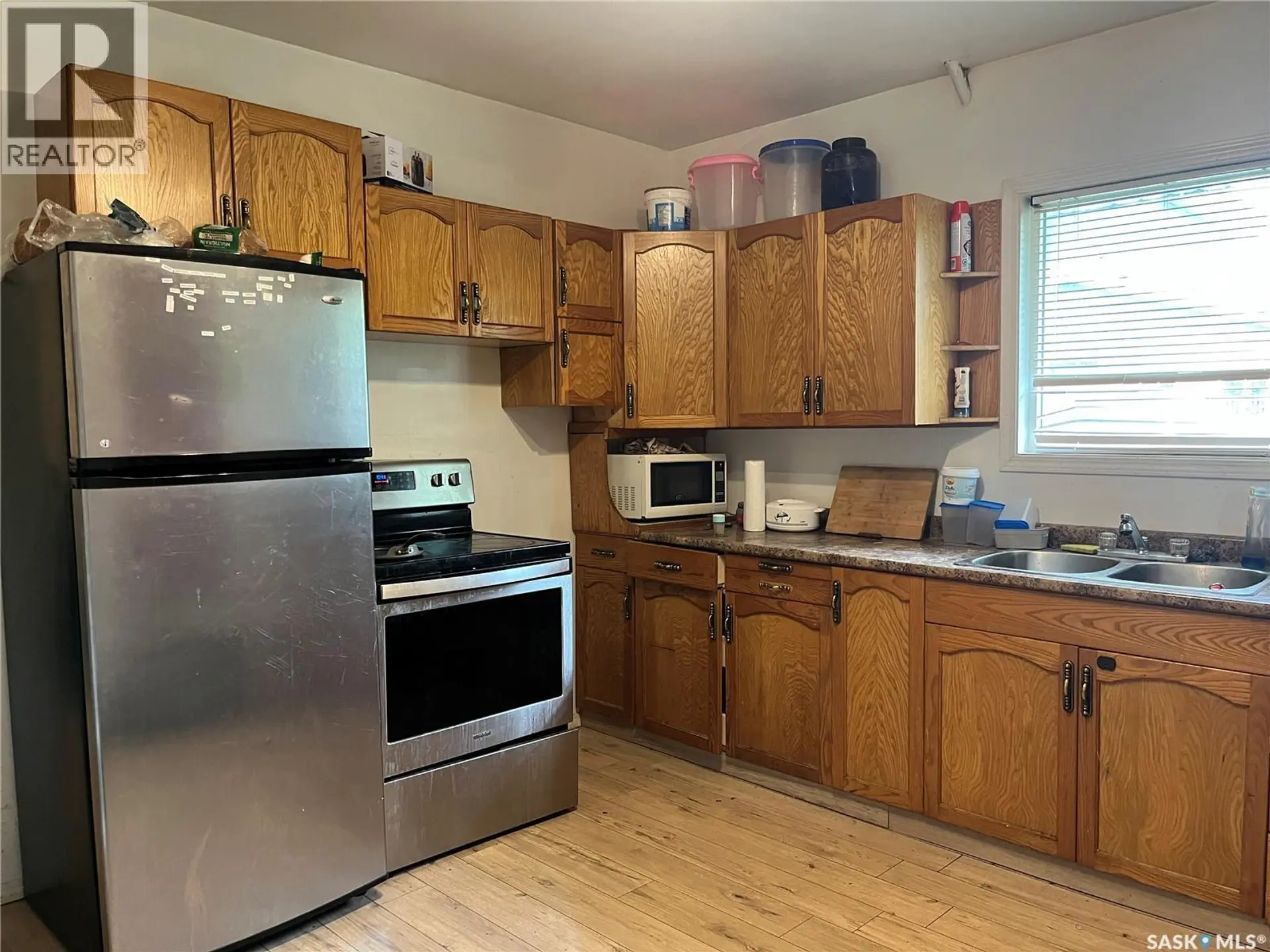 345 19th STREET E - Image 2