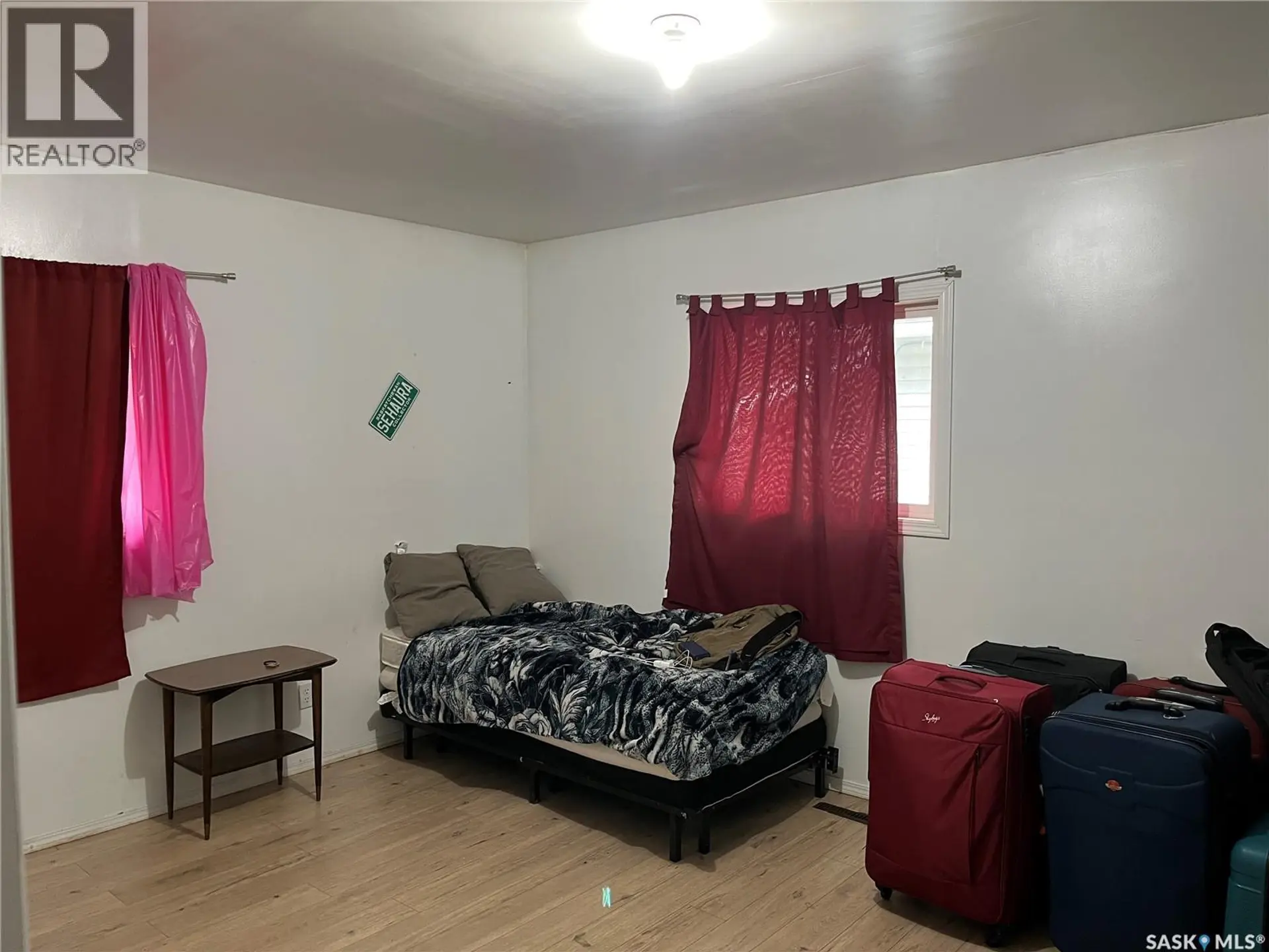 345 19th STREET E - Image 5