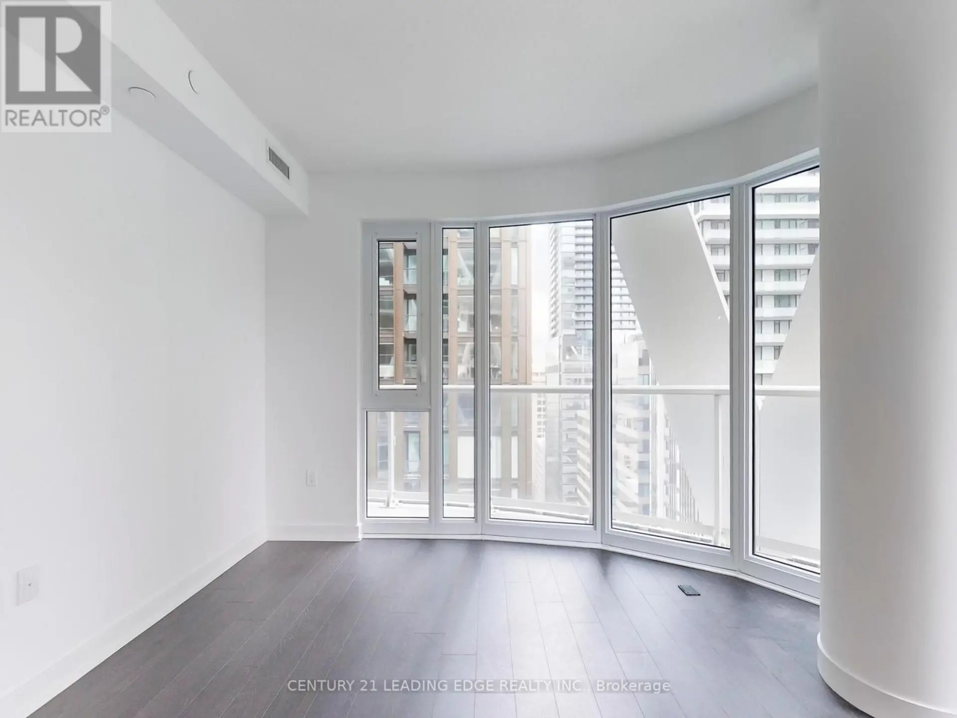 #2212 230 SIMCOE STREET - Image 4