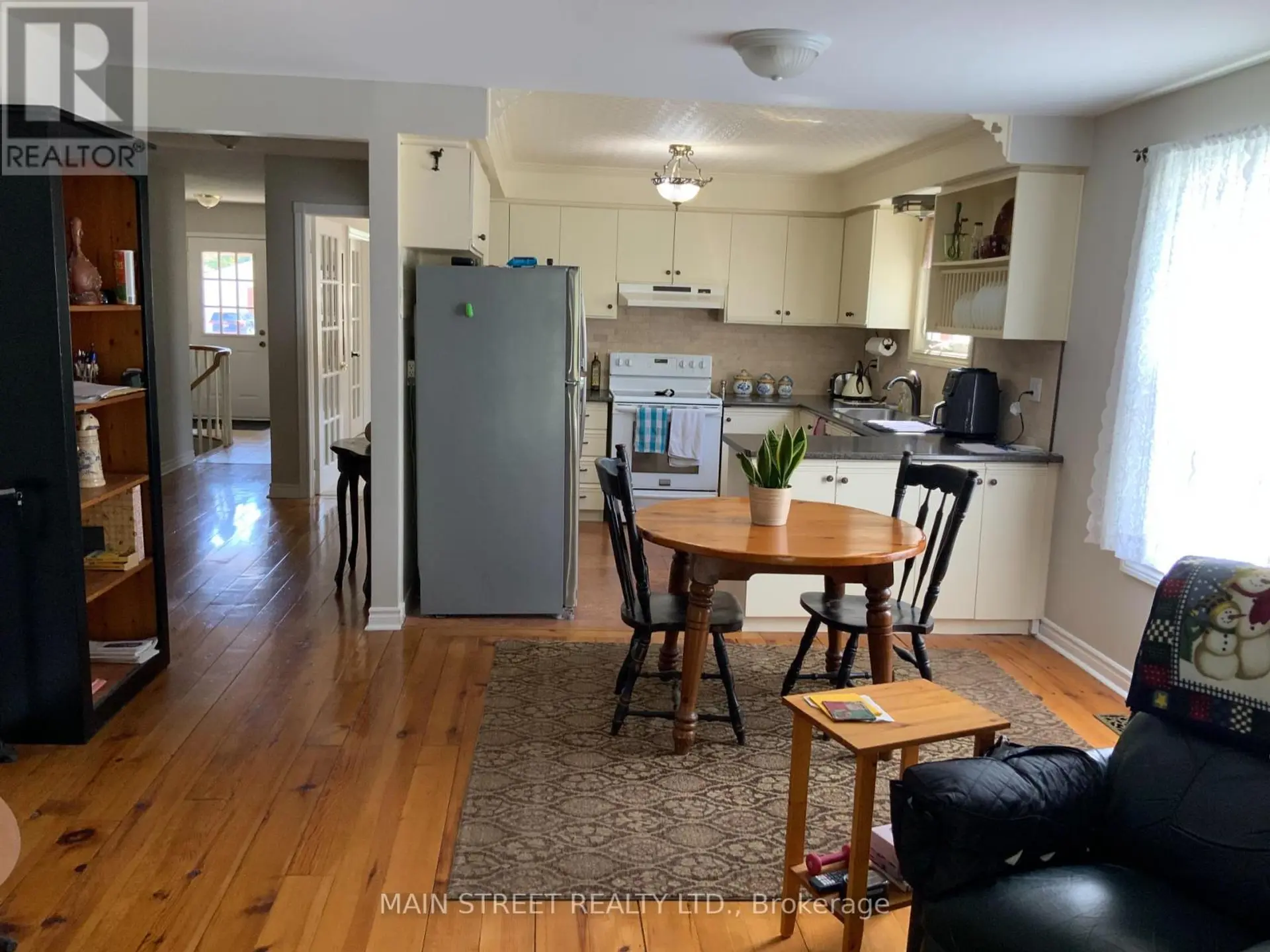 32 CENTRE ROAD - Image 6