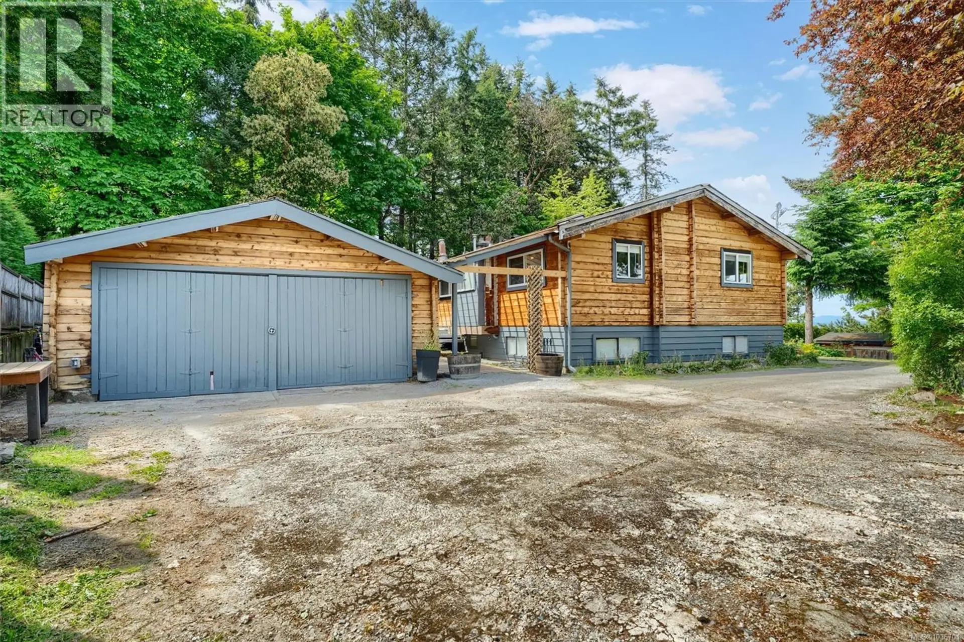Property at 6898 Woodward Dr, Central Saanich, BC