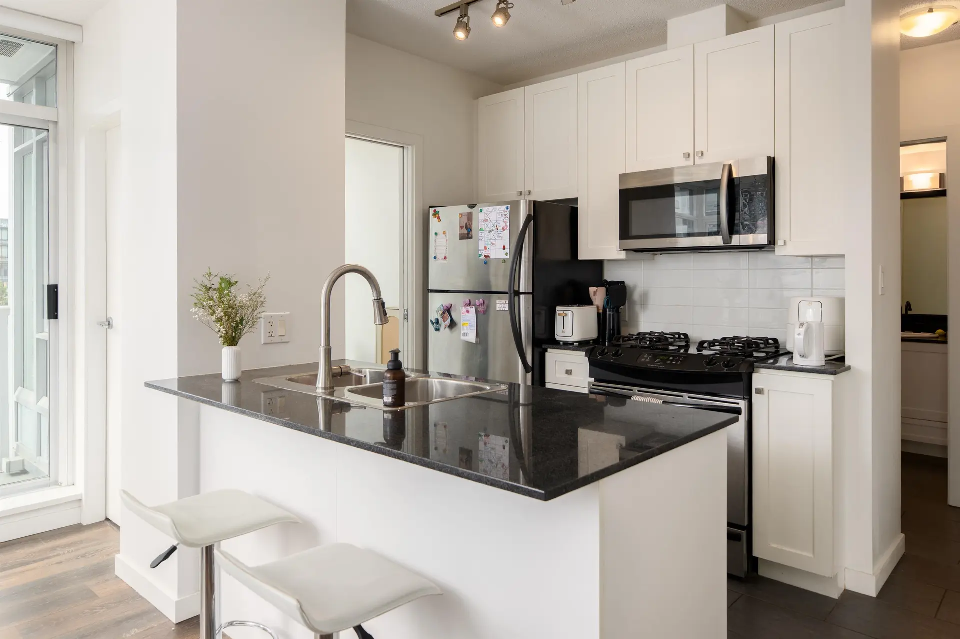 #801 480 Robson Street - Image 9
