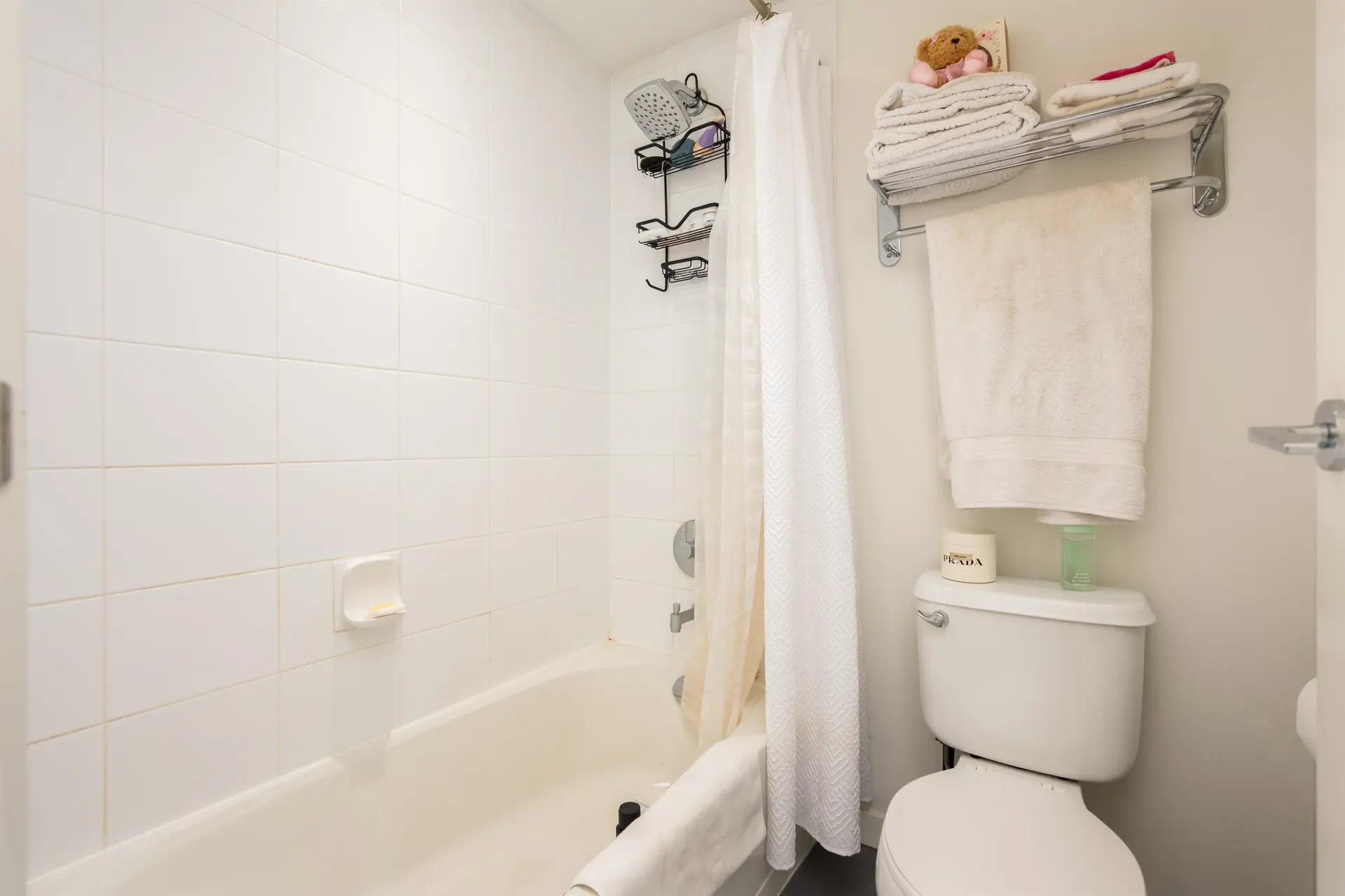 #801 480 Robson Street - Image 14