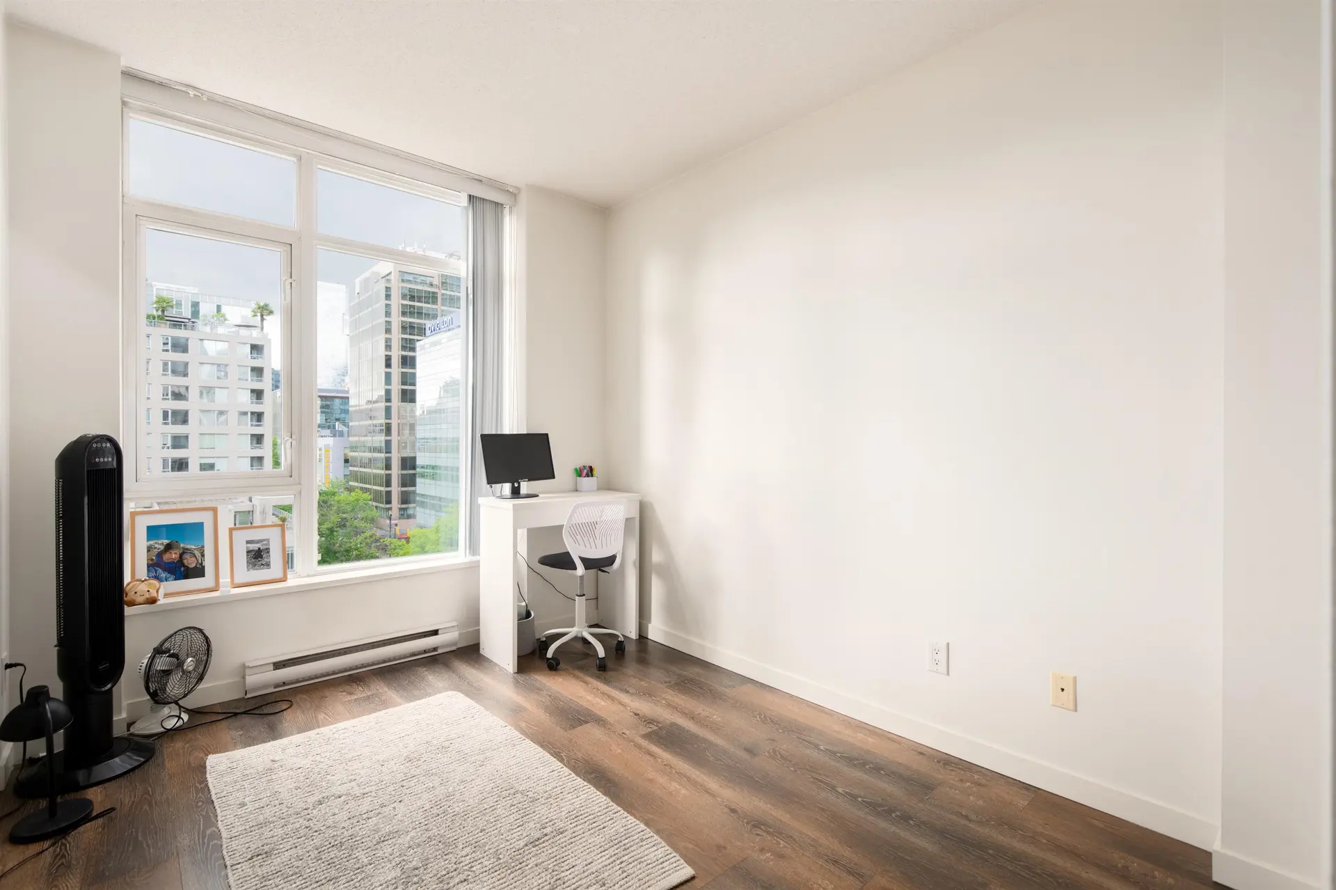 #801 480 Robson Street - Image 15