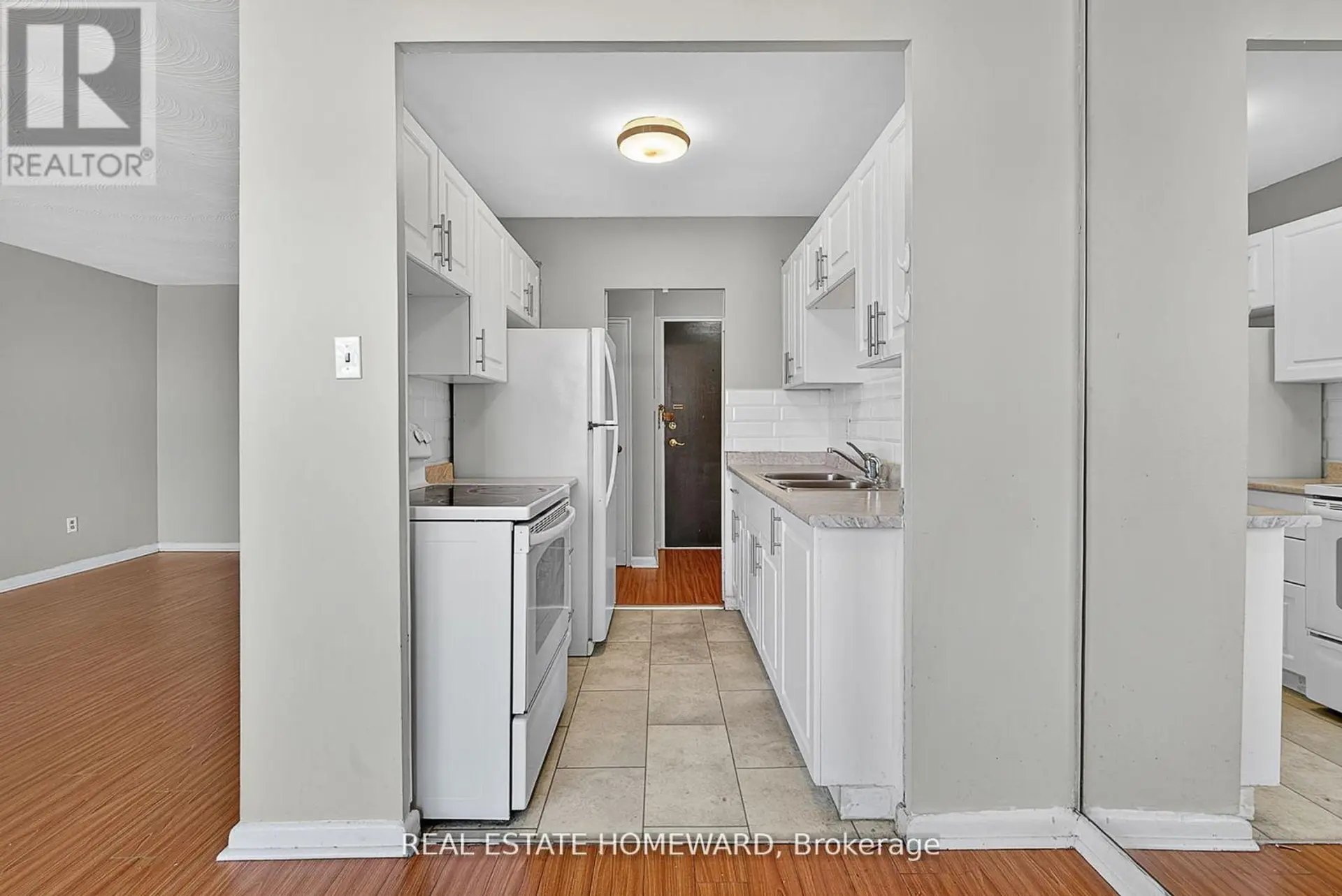 #708 915 MIDLAND AVENUE - Image 6