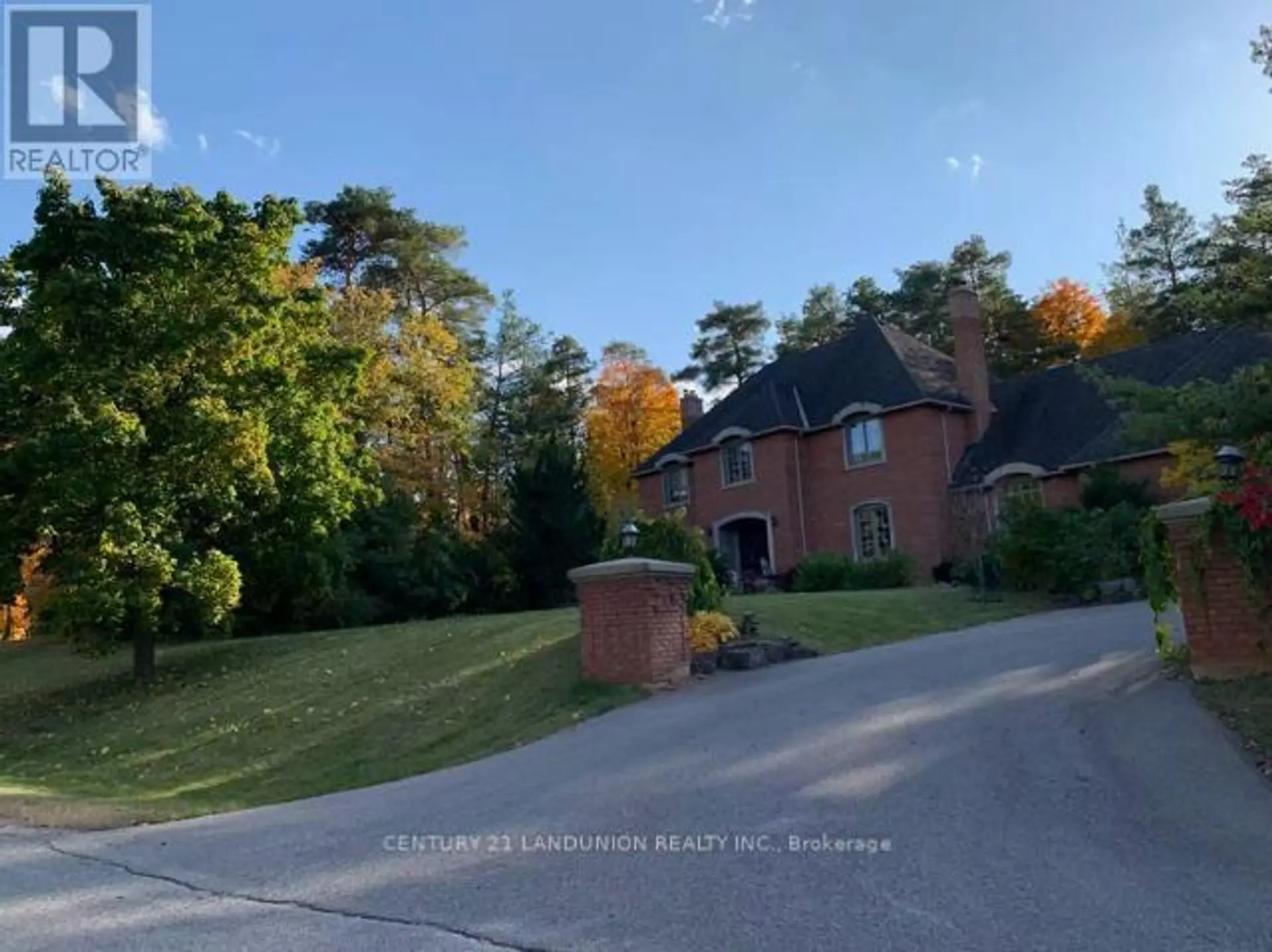 2 HERON TRAIL - Image 3