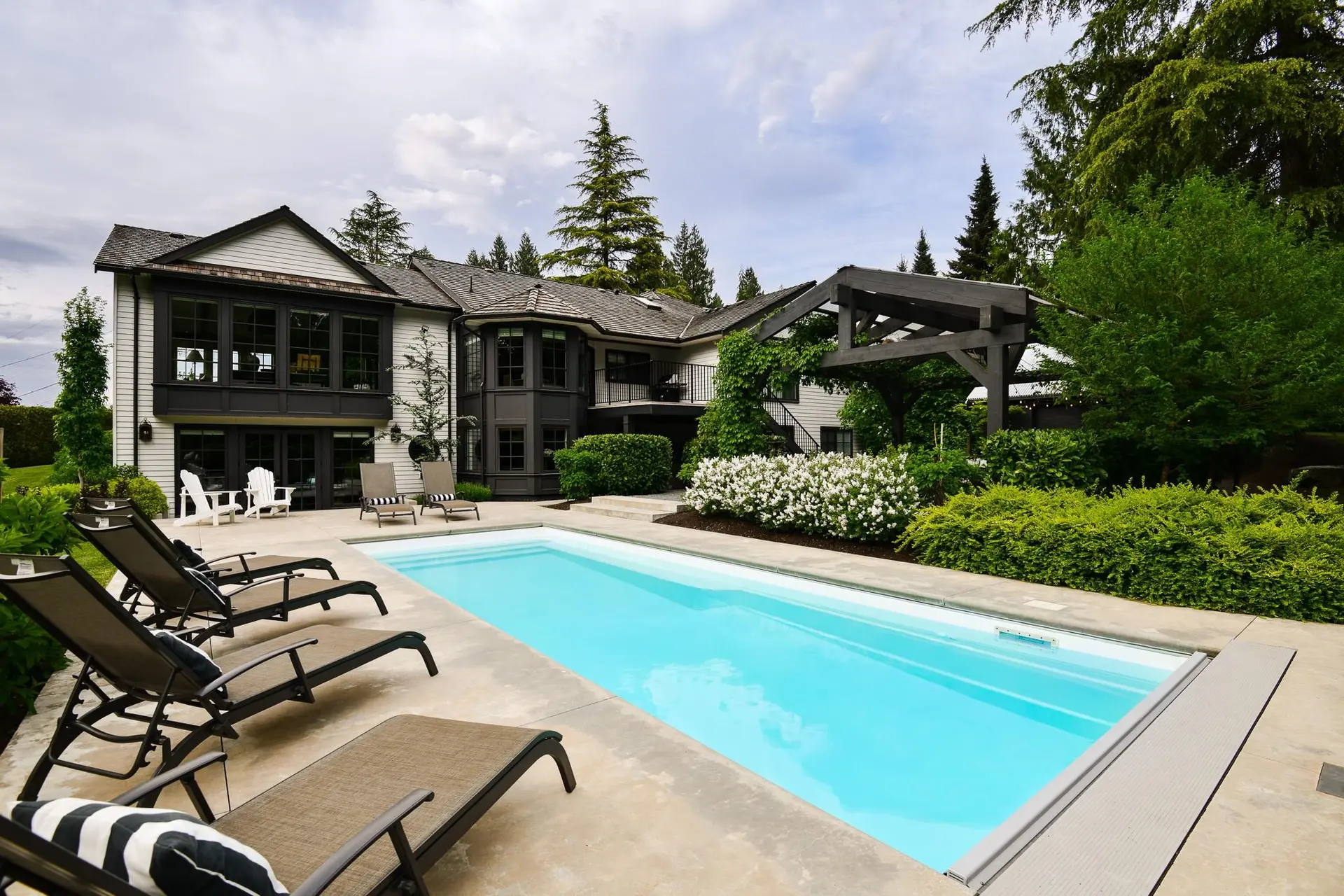 Property at 32500 Verdon Way, Abbotsford, BC