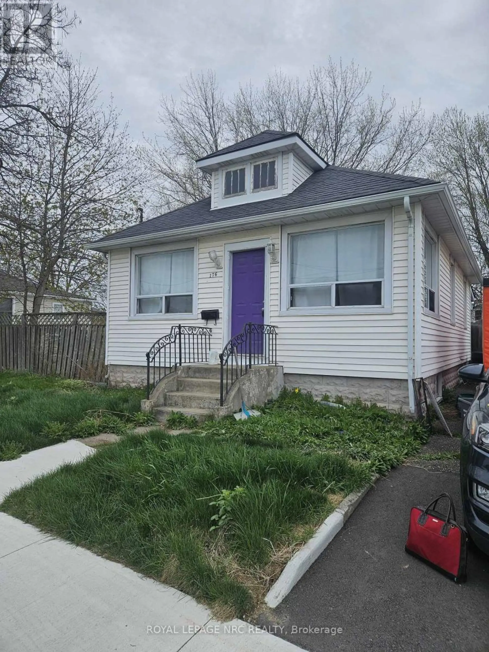 176 PINE STREET S - Image 9