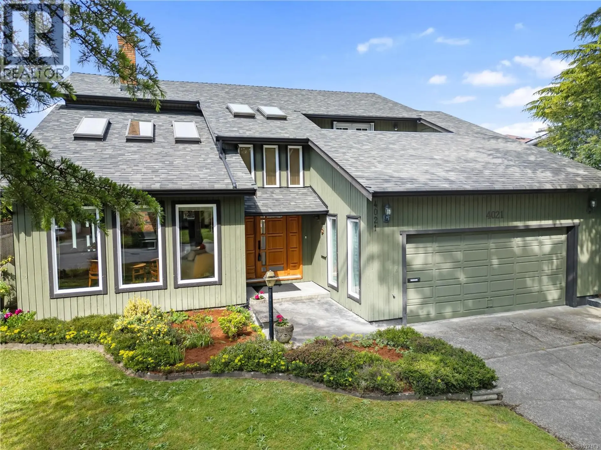 Property at 4021 Dawnview Cres, Saanich, BC